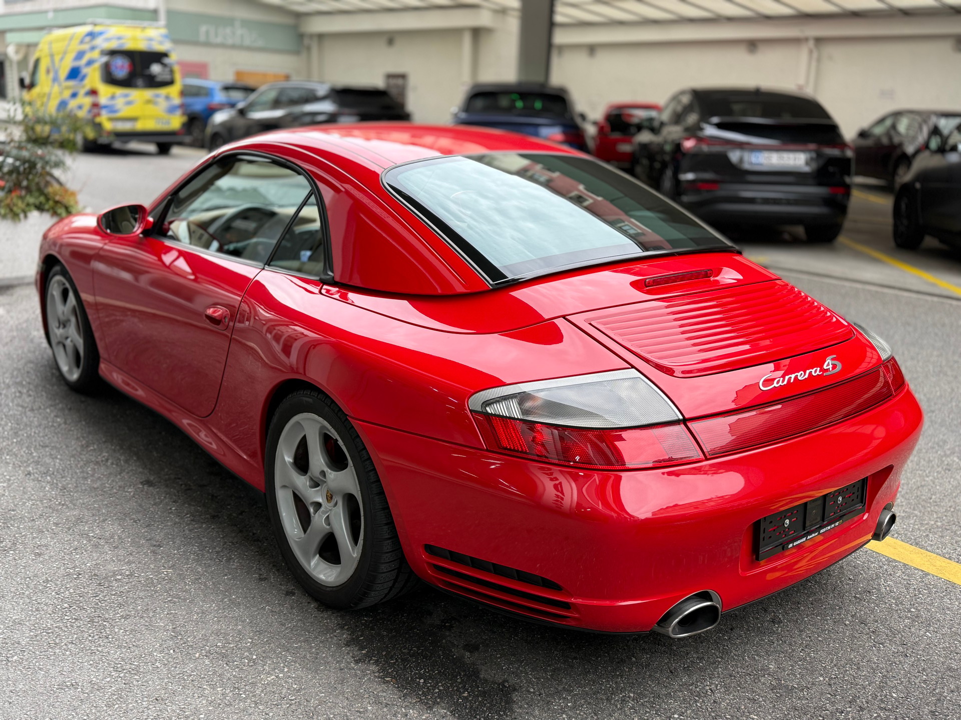 PORSCHE 911 Carrera 4S Cabrio-image-14