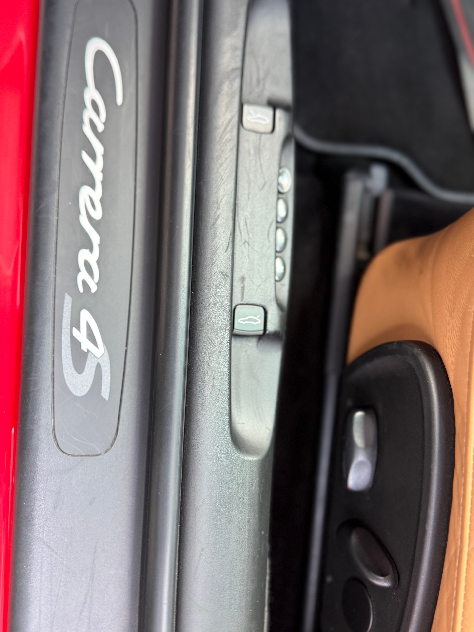 PORSCHE 911 Carrera 4S Cabrio-image-7