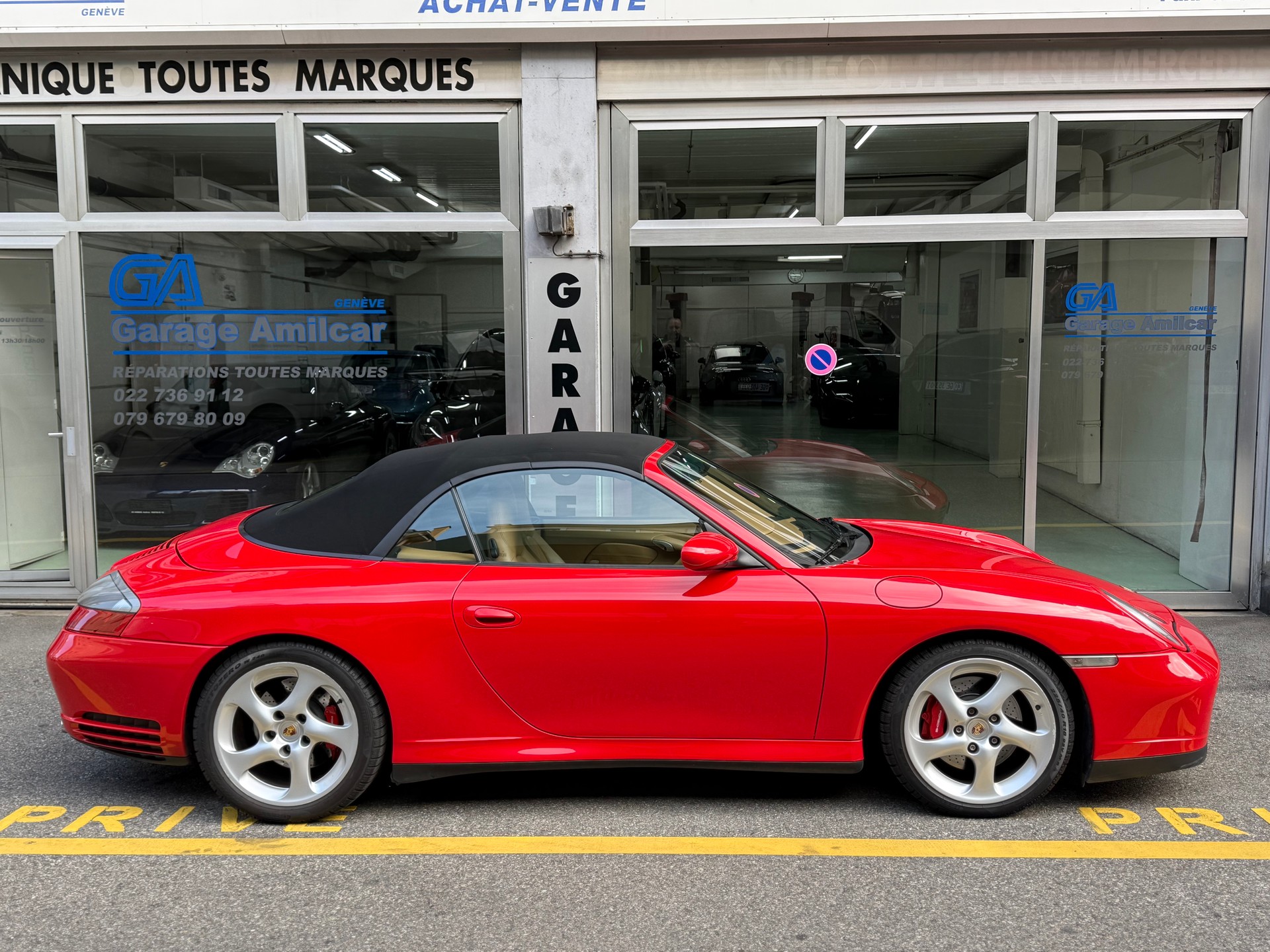 PORSCHE 911 Carrera 4S Cabrio-image-10