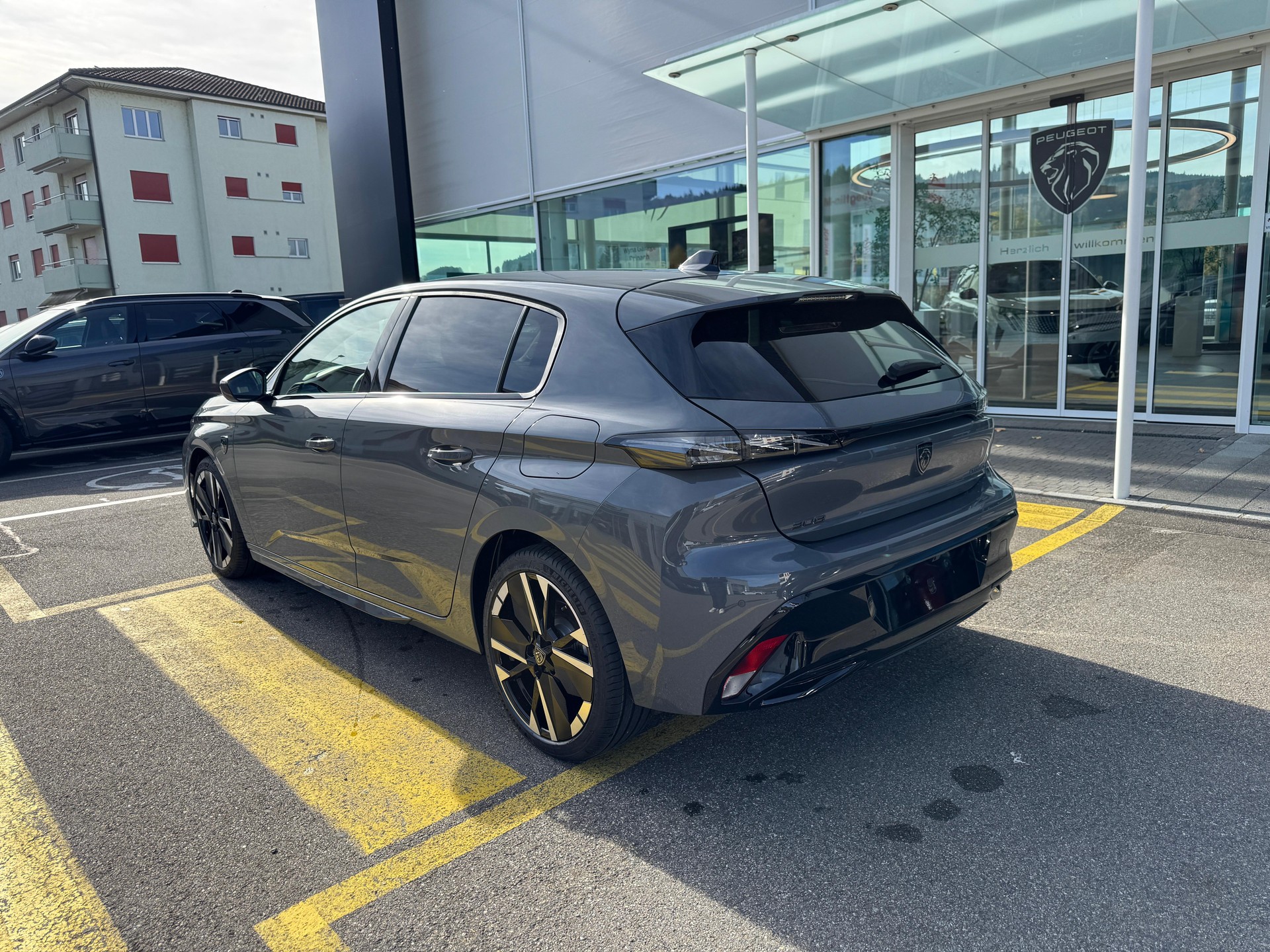 PEUGEOT 308 1.6 PHEV 195 GT-image-1