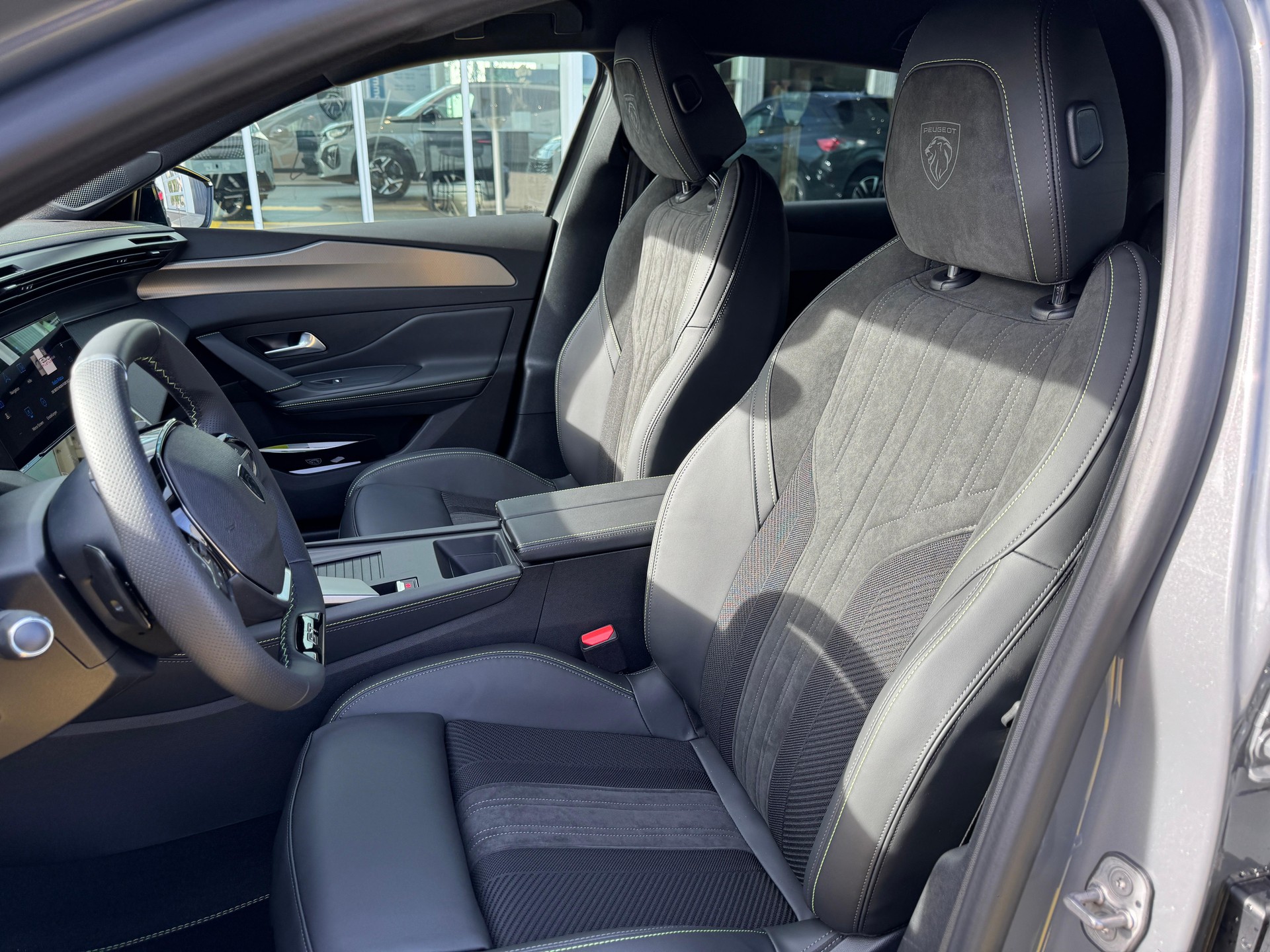 PEUGEOT 308 1.6 PHEV 195 GT-image-10