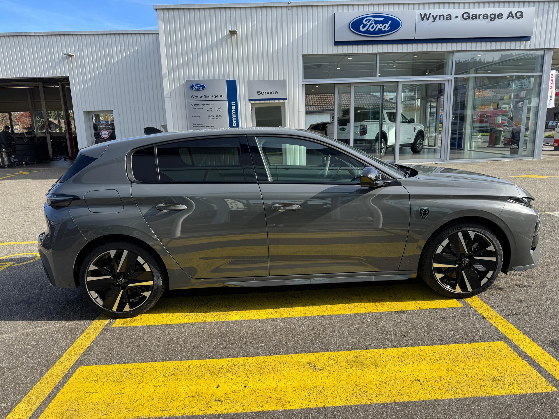 PEUGEOT 308 1.6 PHEV 195 GT-image-4