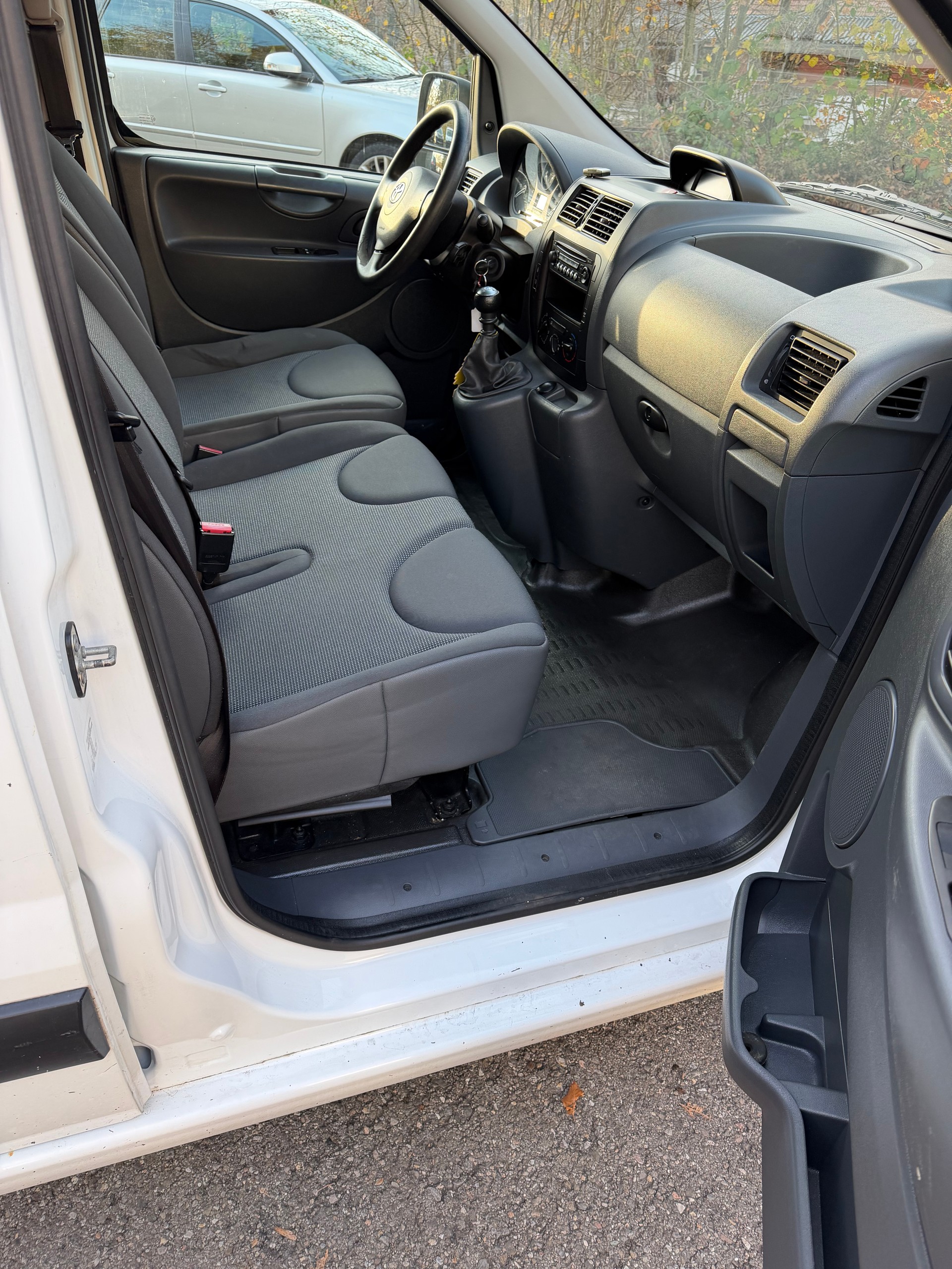 TOYOTA Proace 2.0D Panel Van Terra L2H1-image-5