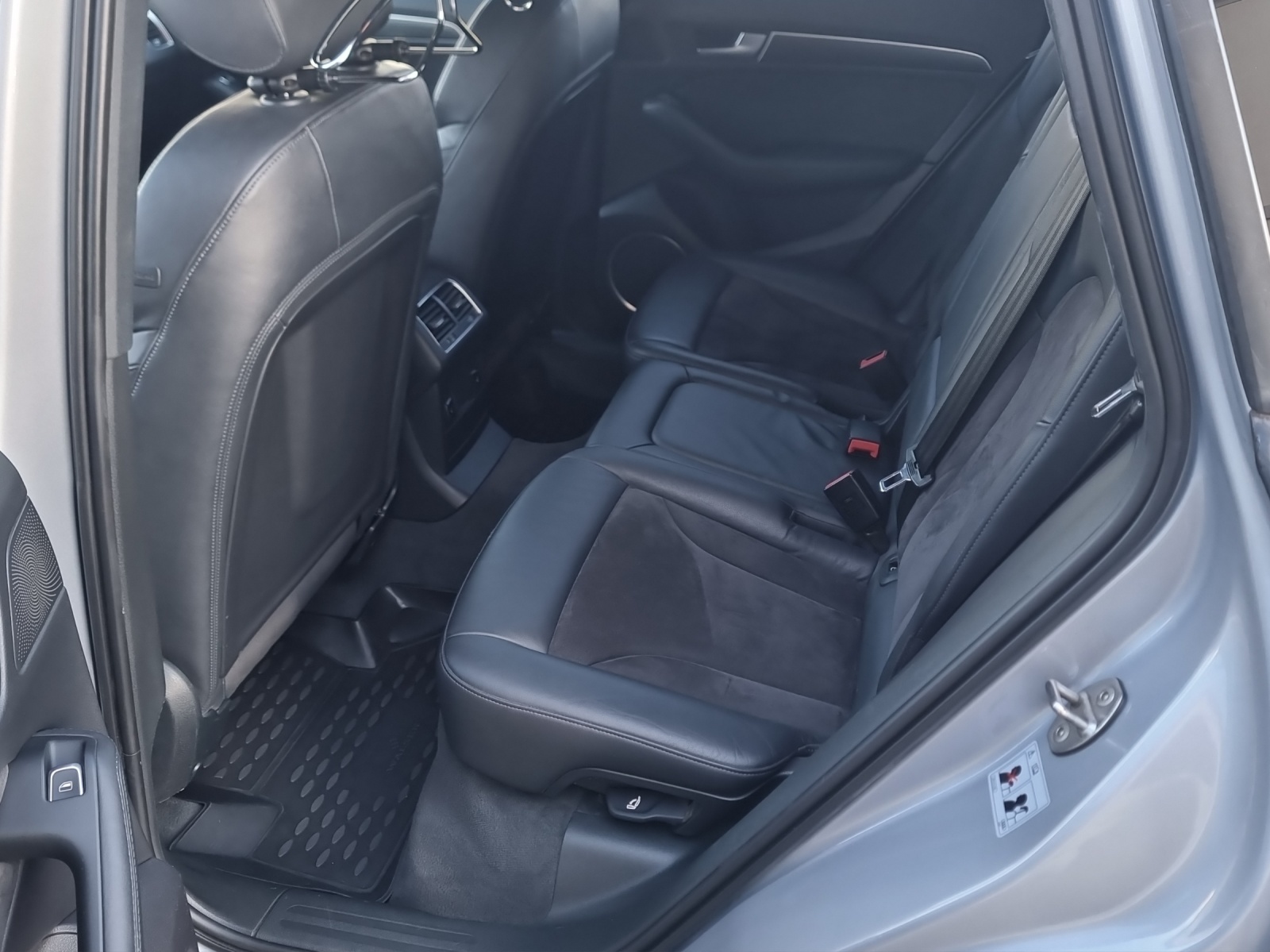 AUDI SQ5 3.0 TDI quattro tiptronic-image-9
