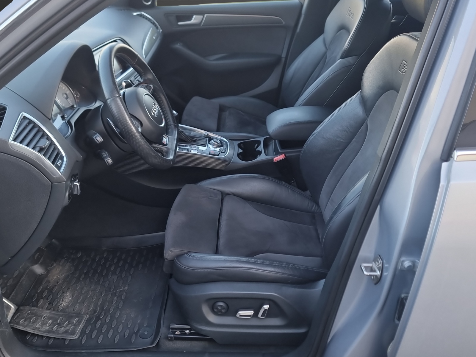 AUDI SQ5 3.0 TDI quattro tiptronic-image-8