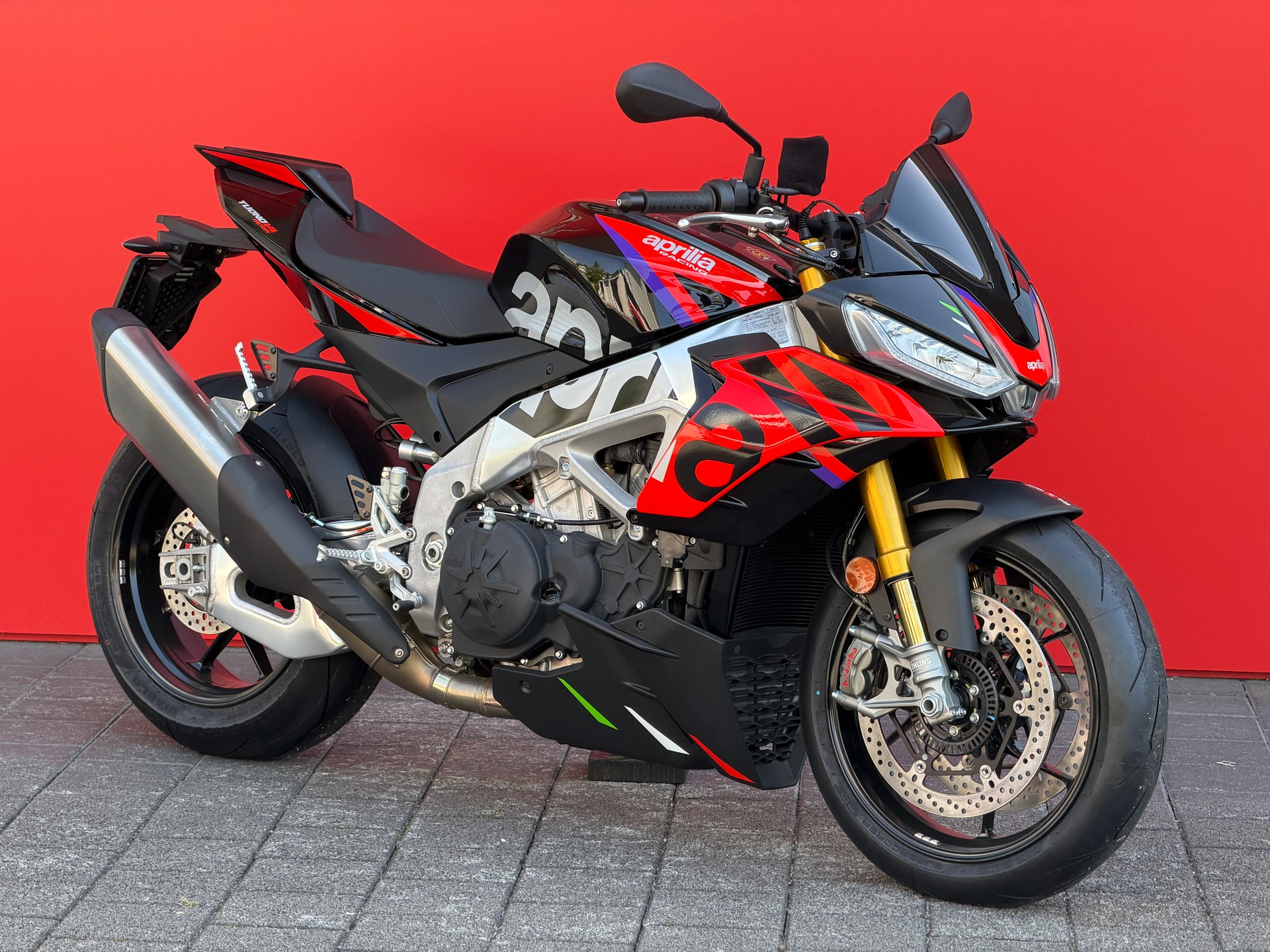 APRILIA Tuono V4 1100 Factory-image-1