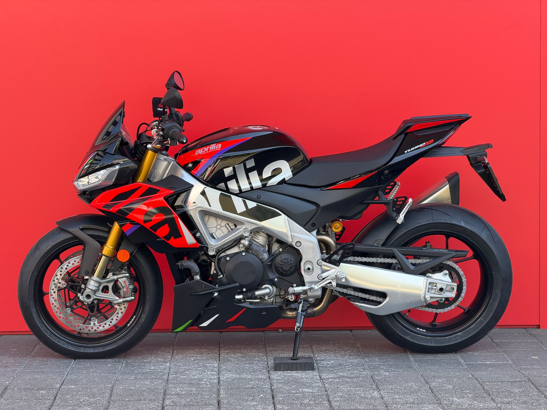 APRILIA Tuono V4 1100 Factory-image-3