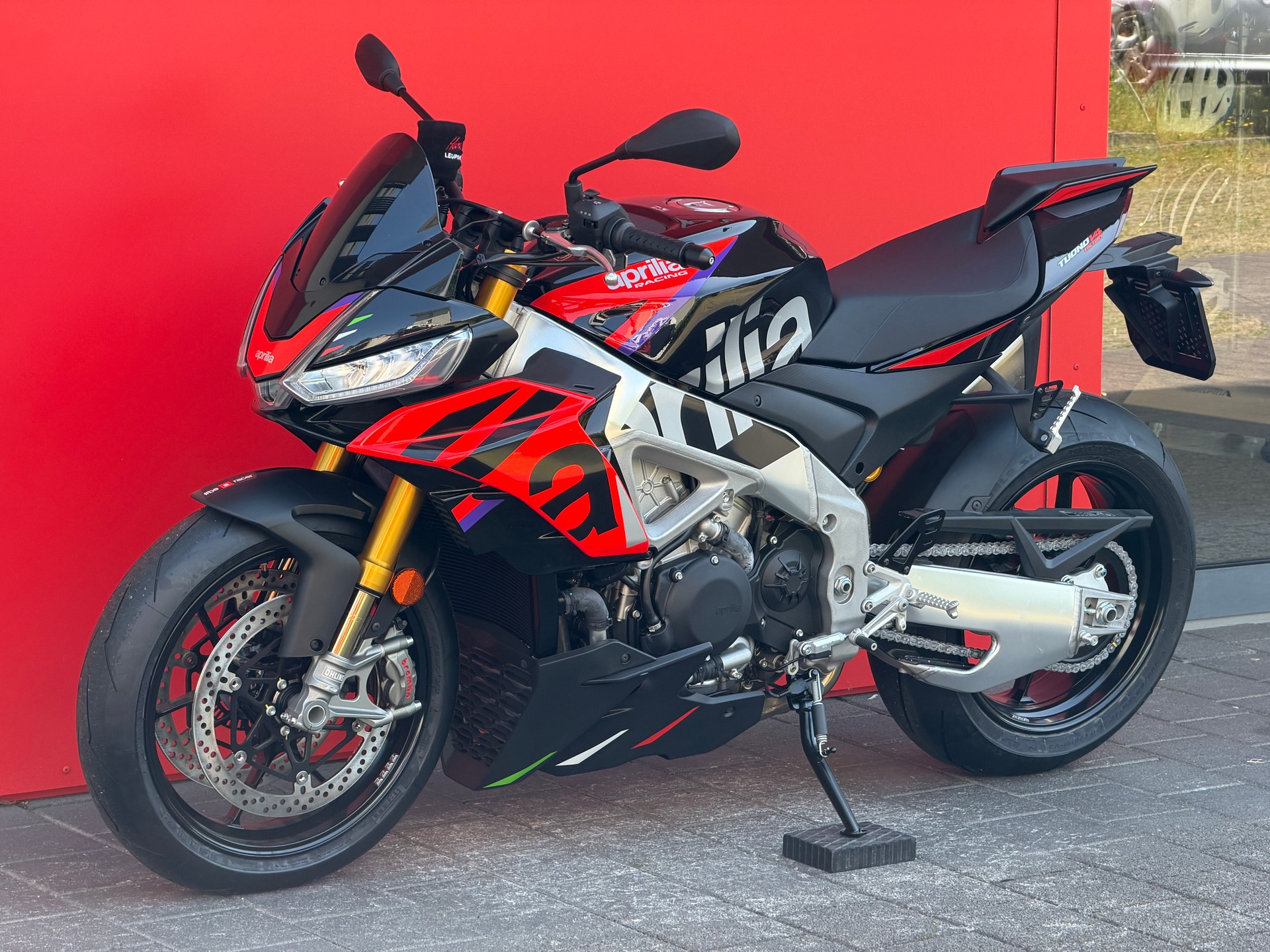 APRILIA Tuono V4 1100 Factory-image-15