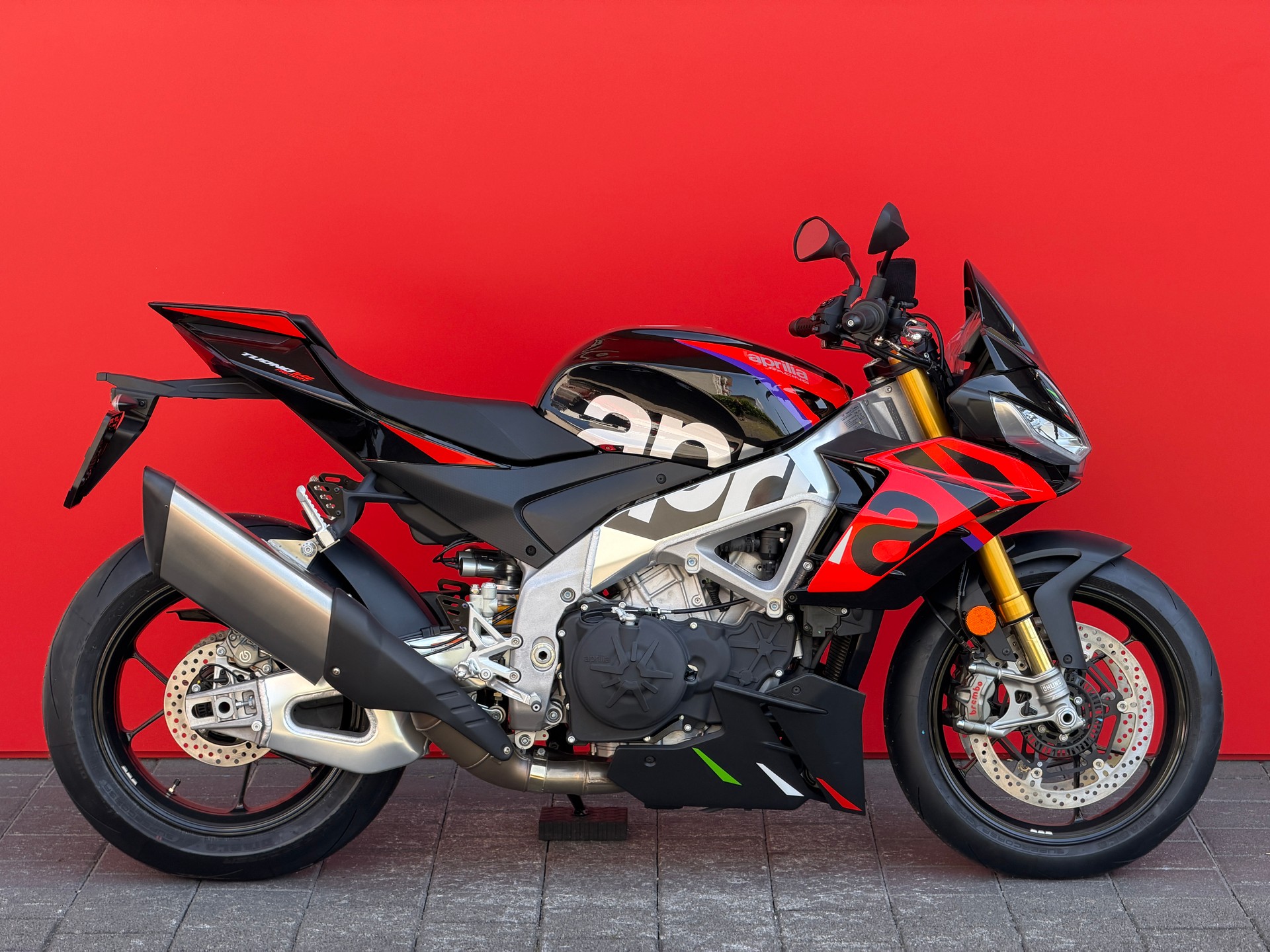 APRILIA Tuono V4 1100 Factory-image-0