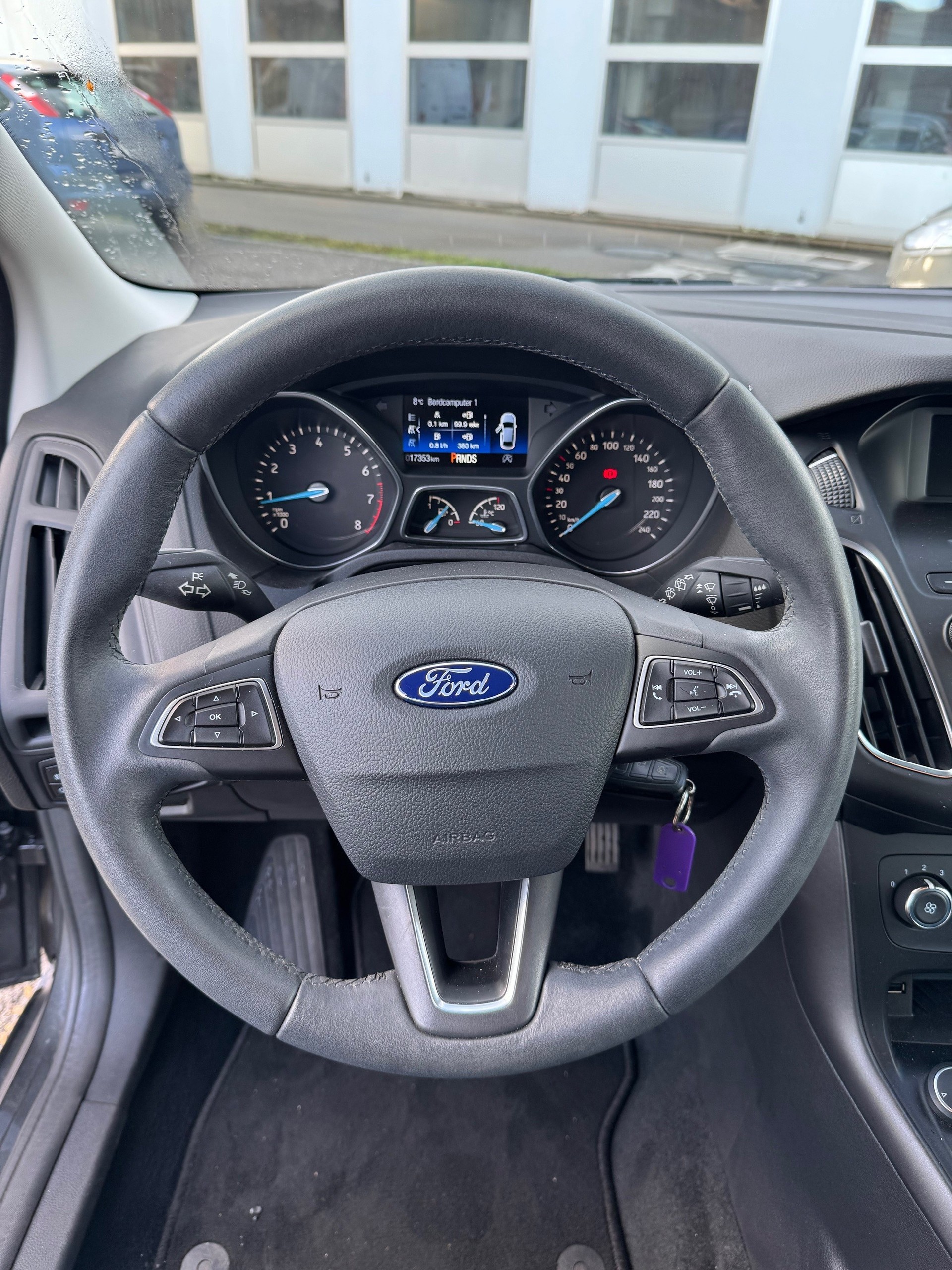 FORD Focus 1.0 SCTi Trend Automatic-image-9