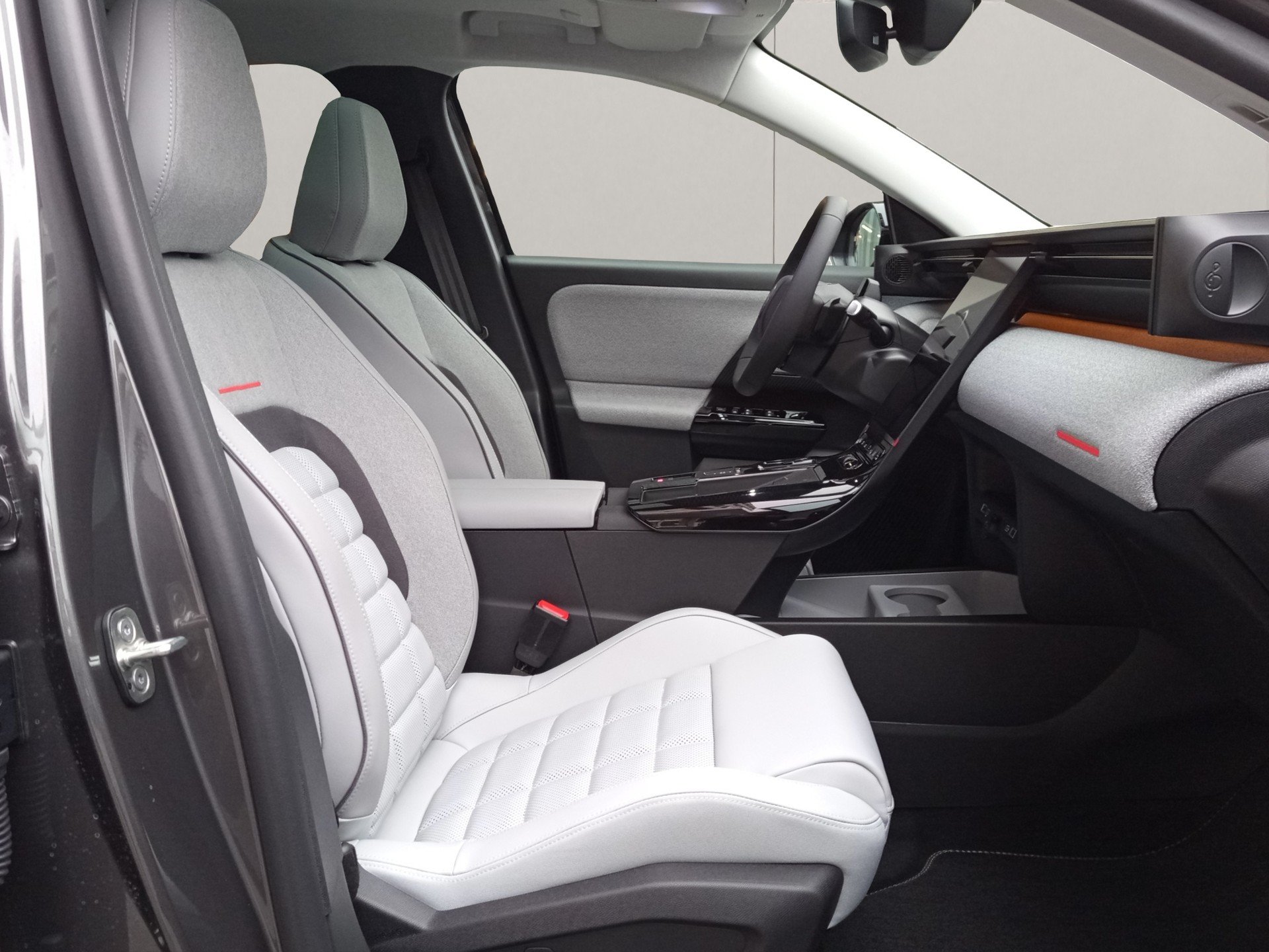 CITROEN E-C5 Aircross 73 kWh Max-image-4