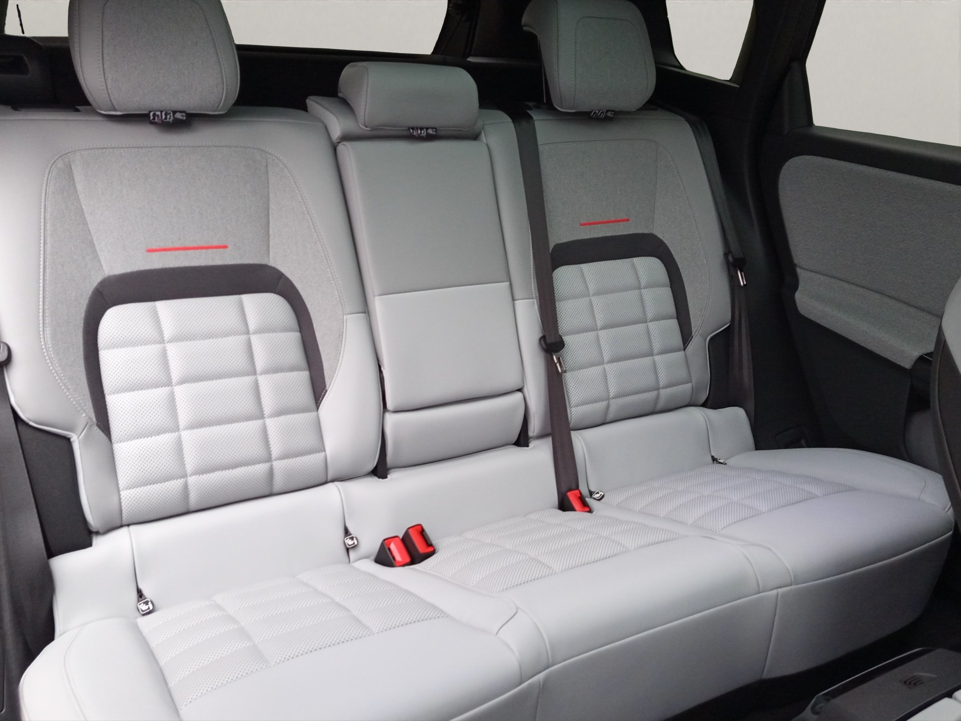 CITROEN E-C5 Aircross 73 kWh Max-image-5