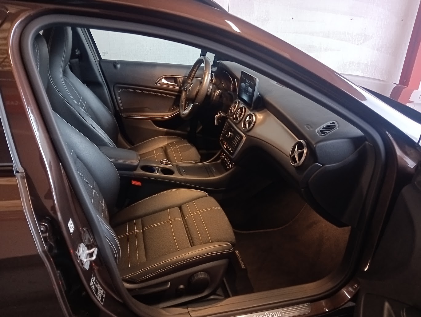MERCEDES-BENZ GLA 200 CDI Swiss Star Edition Urban 4Matic 7G-DCT-image-9