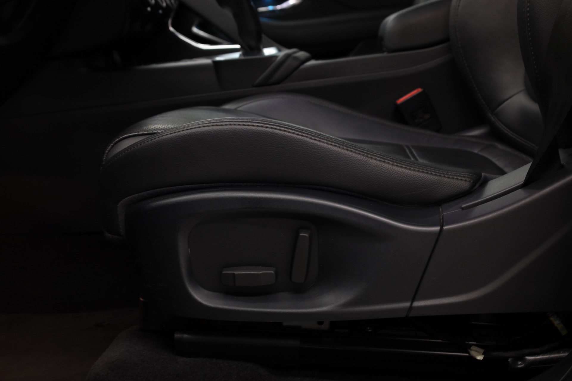 JAGUAR E-Pace 2.0 T 200 S AWD-image-26