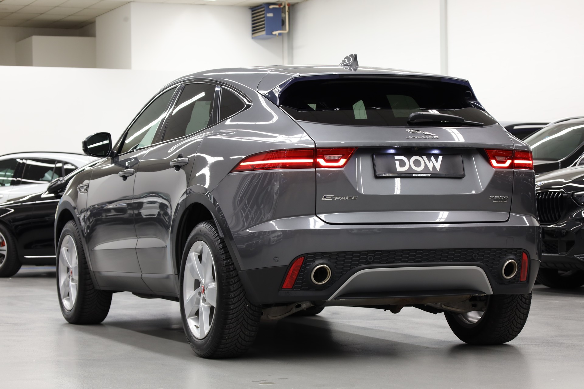 JAGUAR E-Pace 2.0 T 200 S AWD-image-6