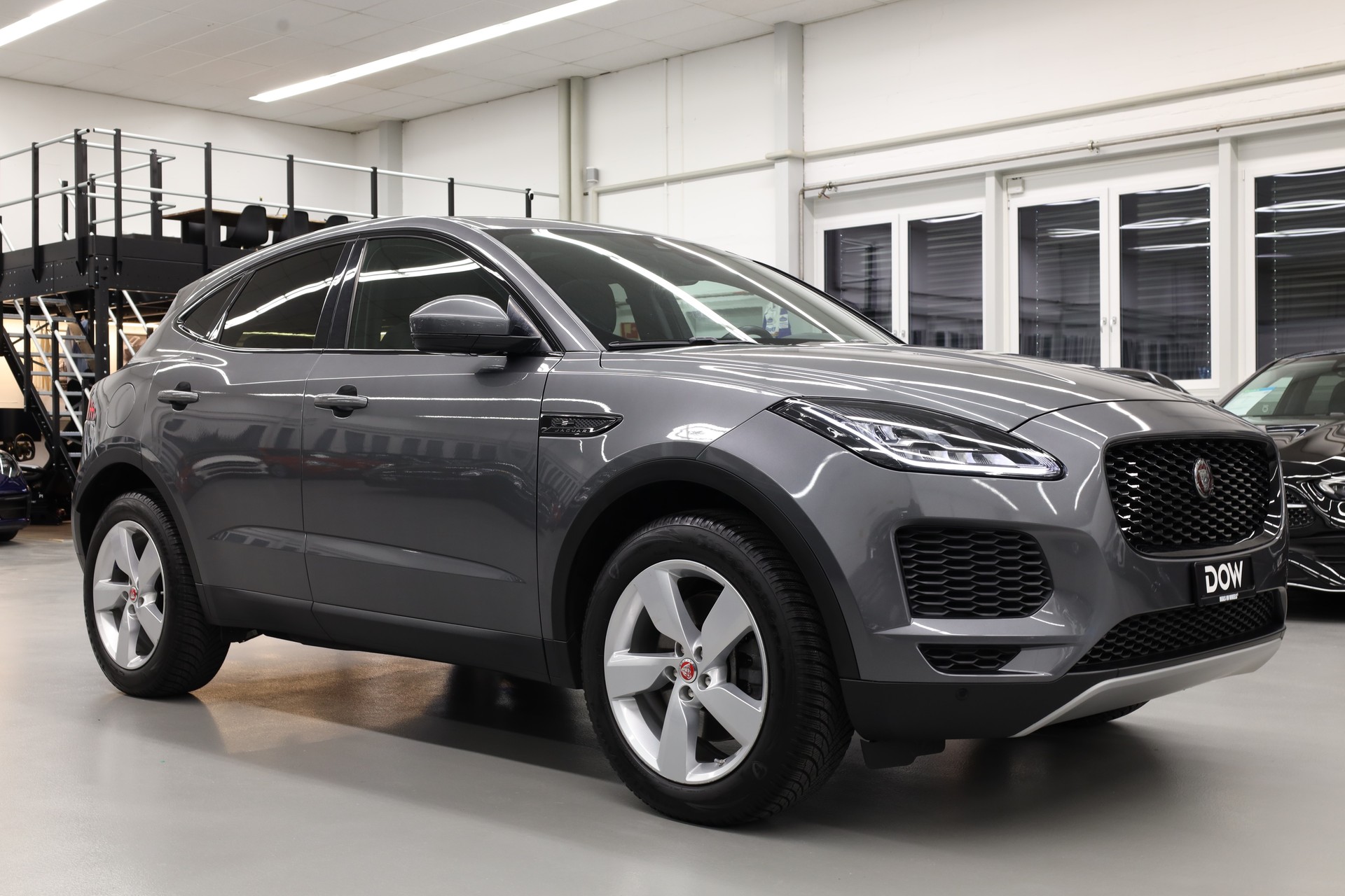 JAGUAR E-Pace 2.0 T 200 S AWD-showroom-element-1
