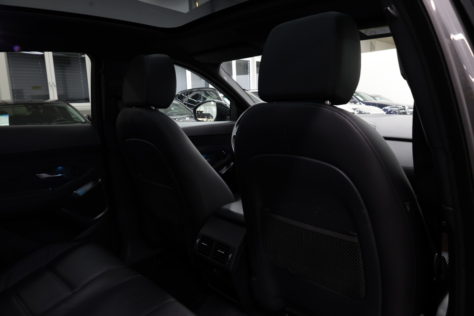 JAGUAR E-Pace 2.0 T 200 S AWD-image-27