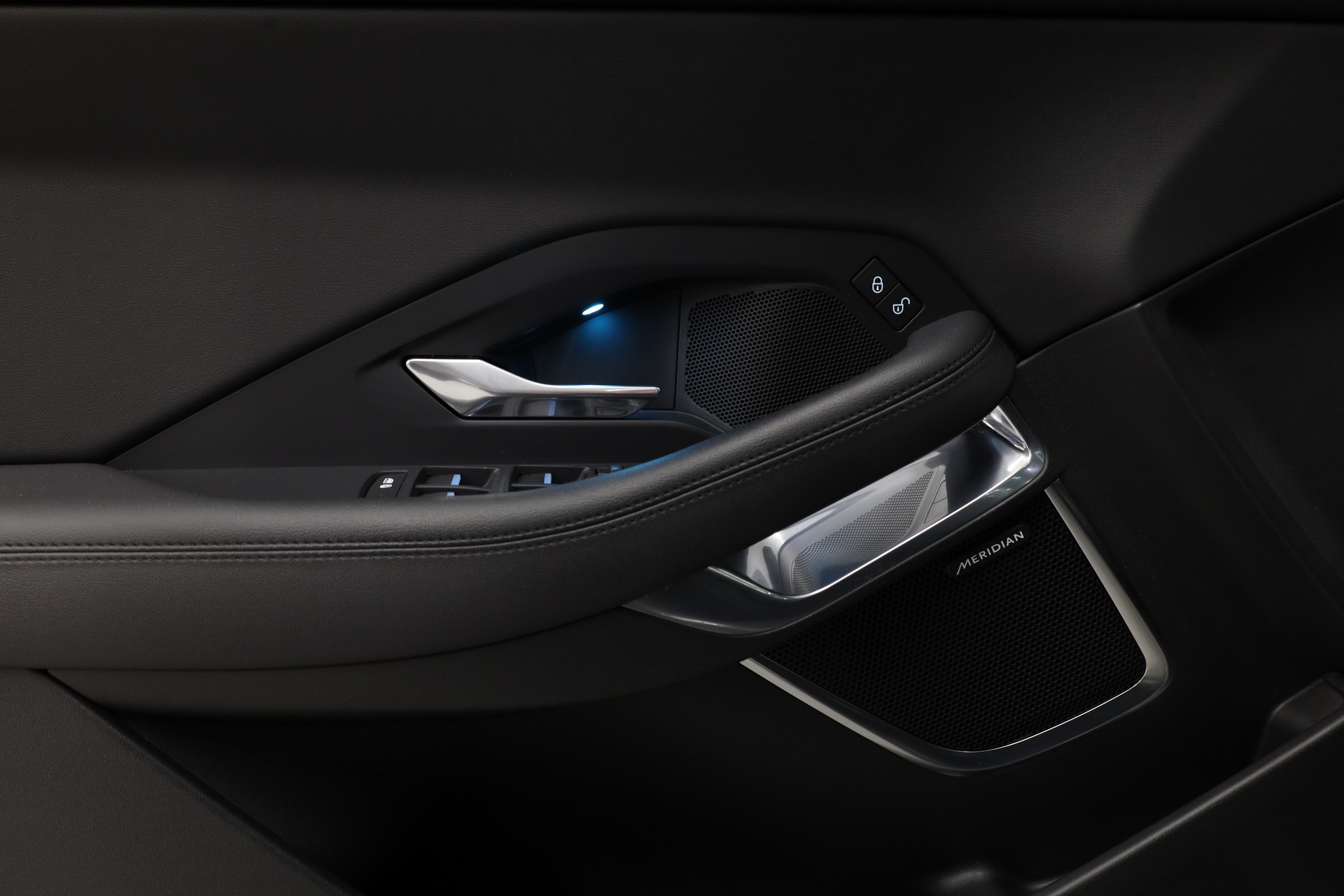 JAGUAR E-Pace 2.0 T 200 S AWD-image-23