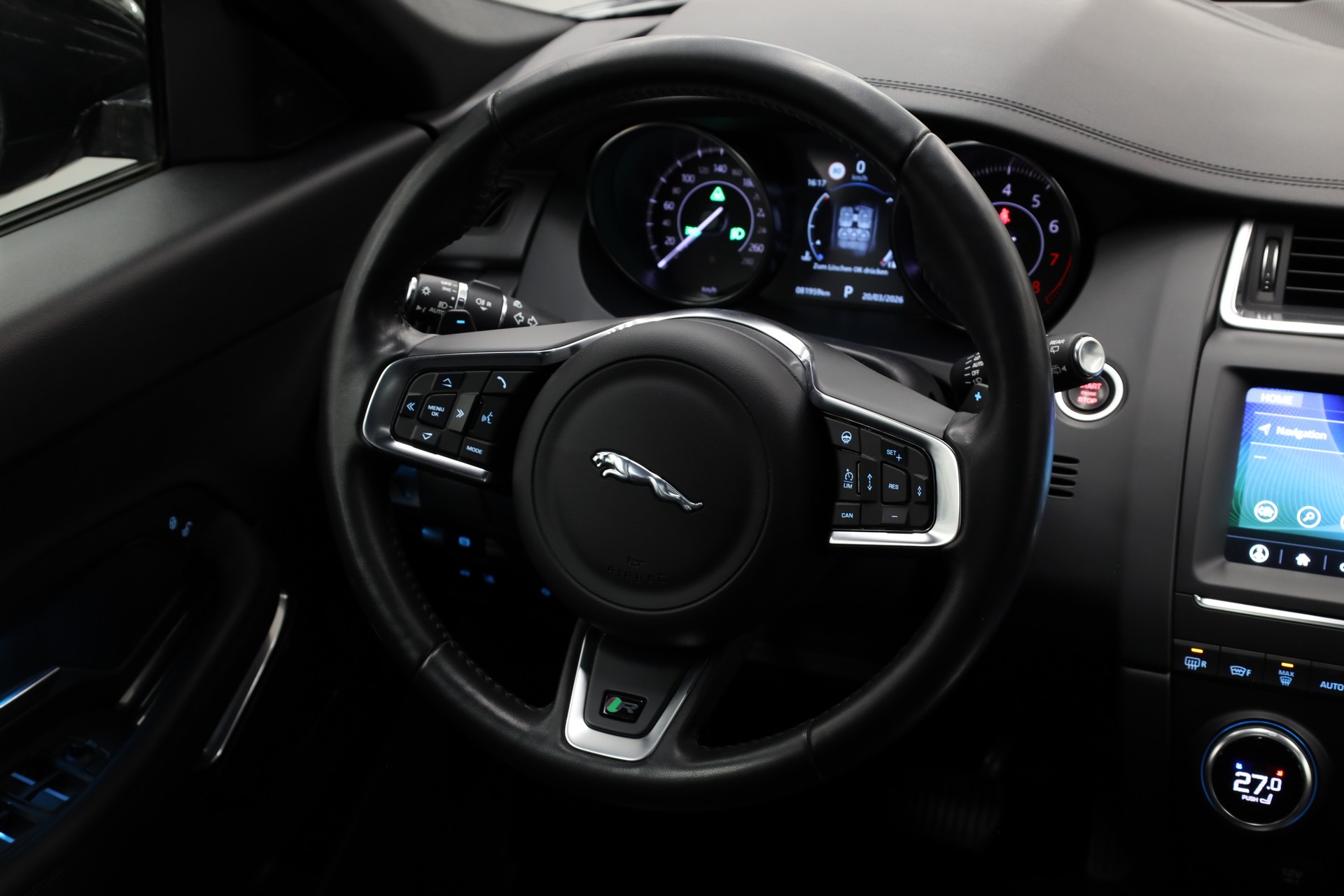 JAGUAR E-Pace 2.0 T 200 S AWD-image-19