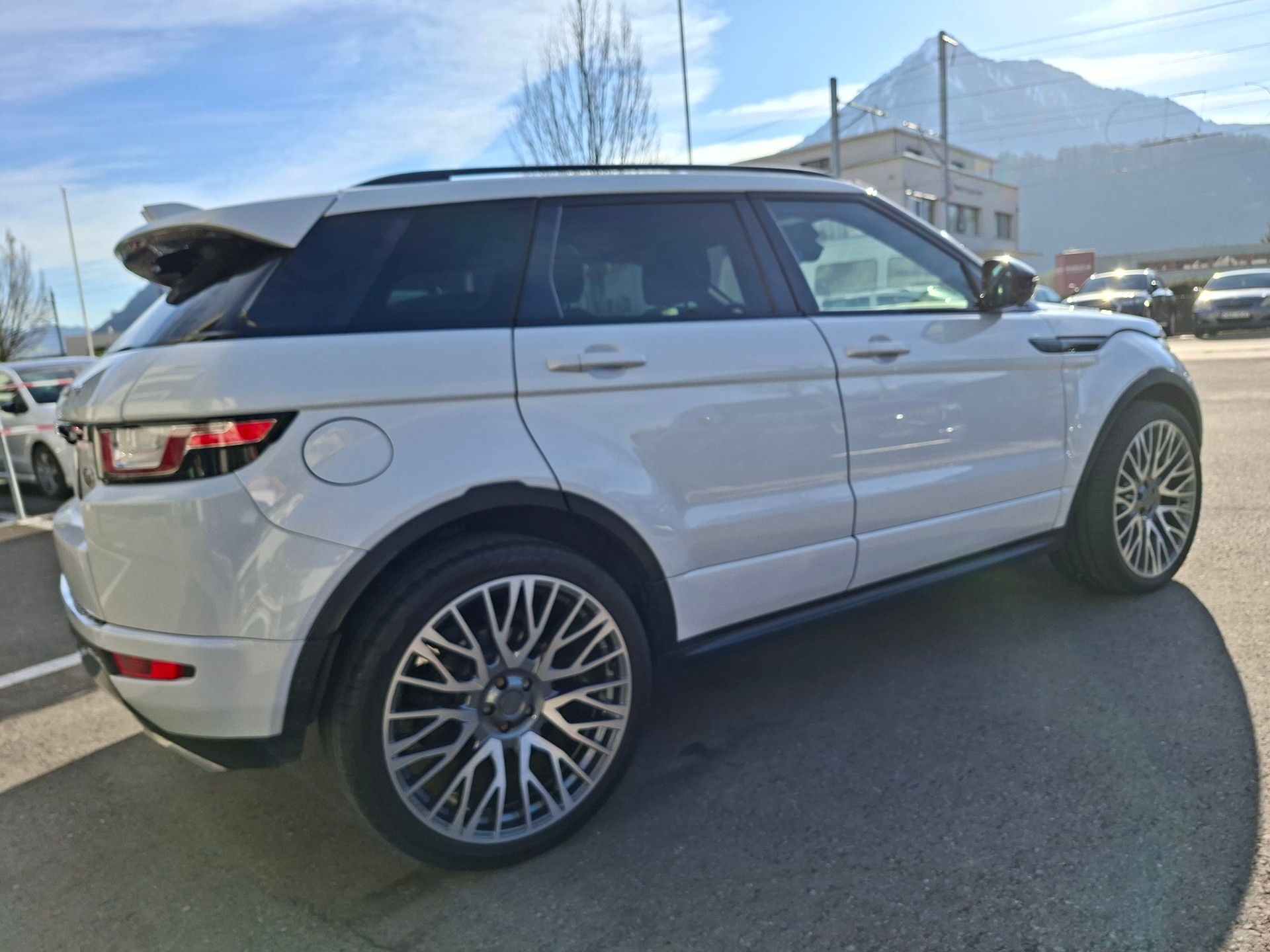 LAND ROVER Range Rover Evoque 2.0 TD4 HSE AT9-image-3