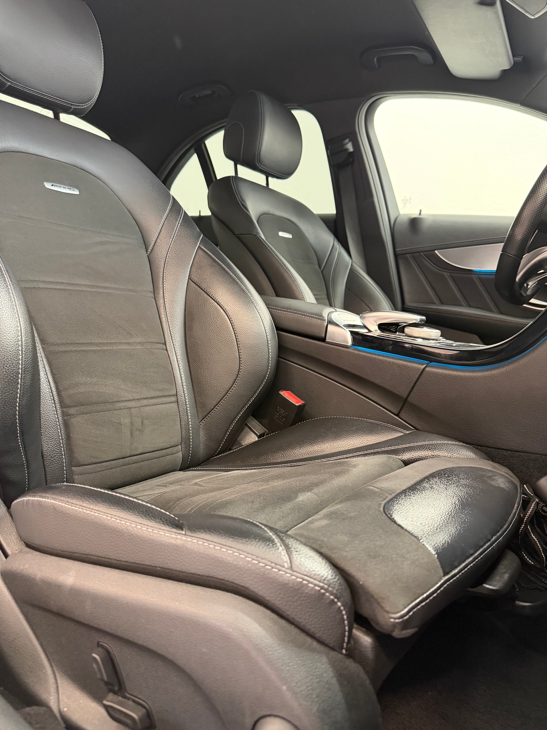 MERCEDES-BENZ C 63 AMG-image-11