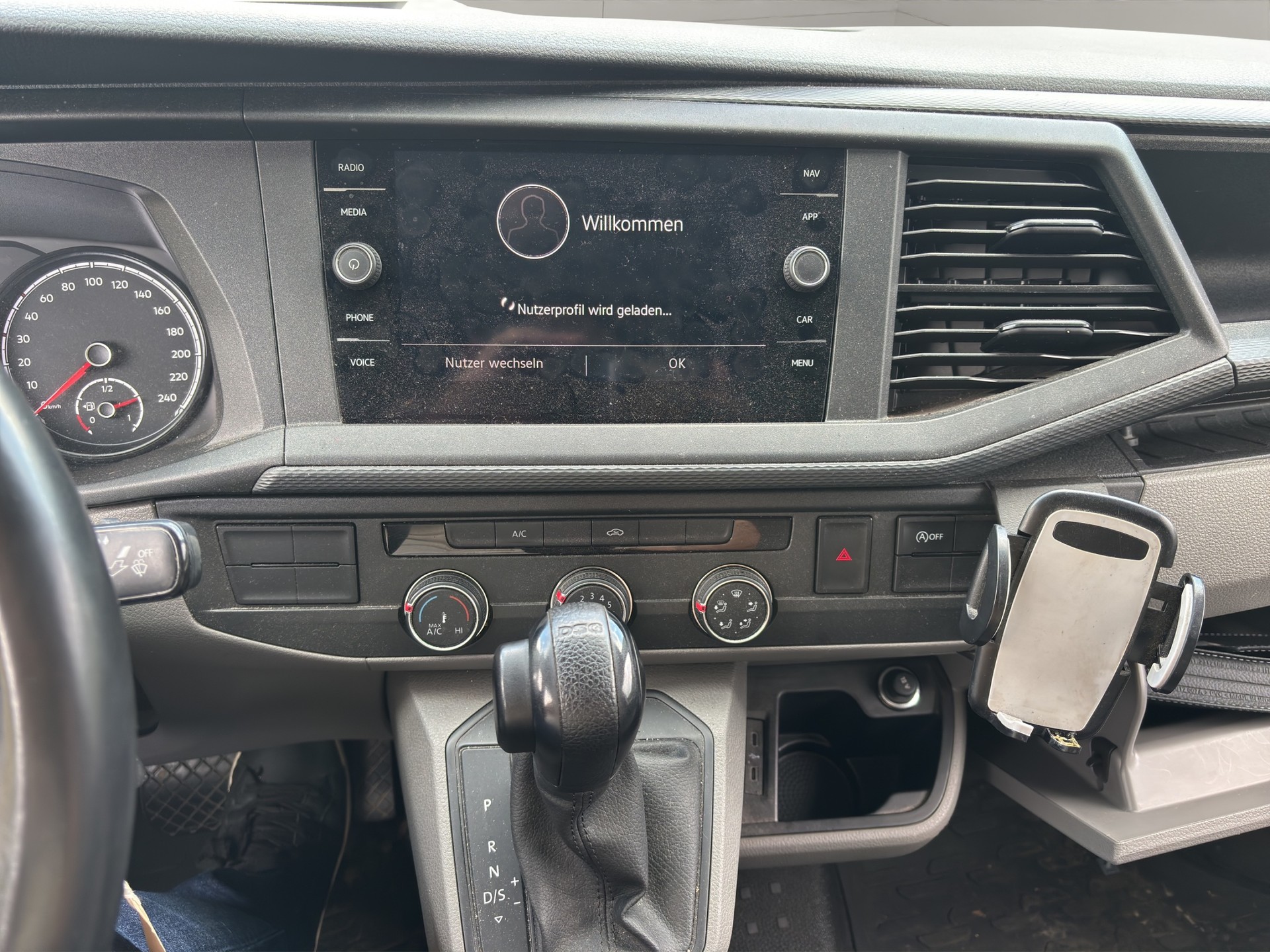 VW T6.1 2.0 TDI-image-12
