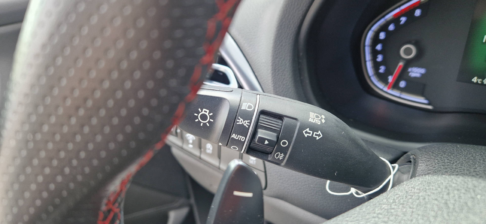 HYUNDAI i30 1.5 T-GDi N-Line-image-14