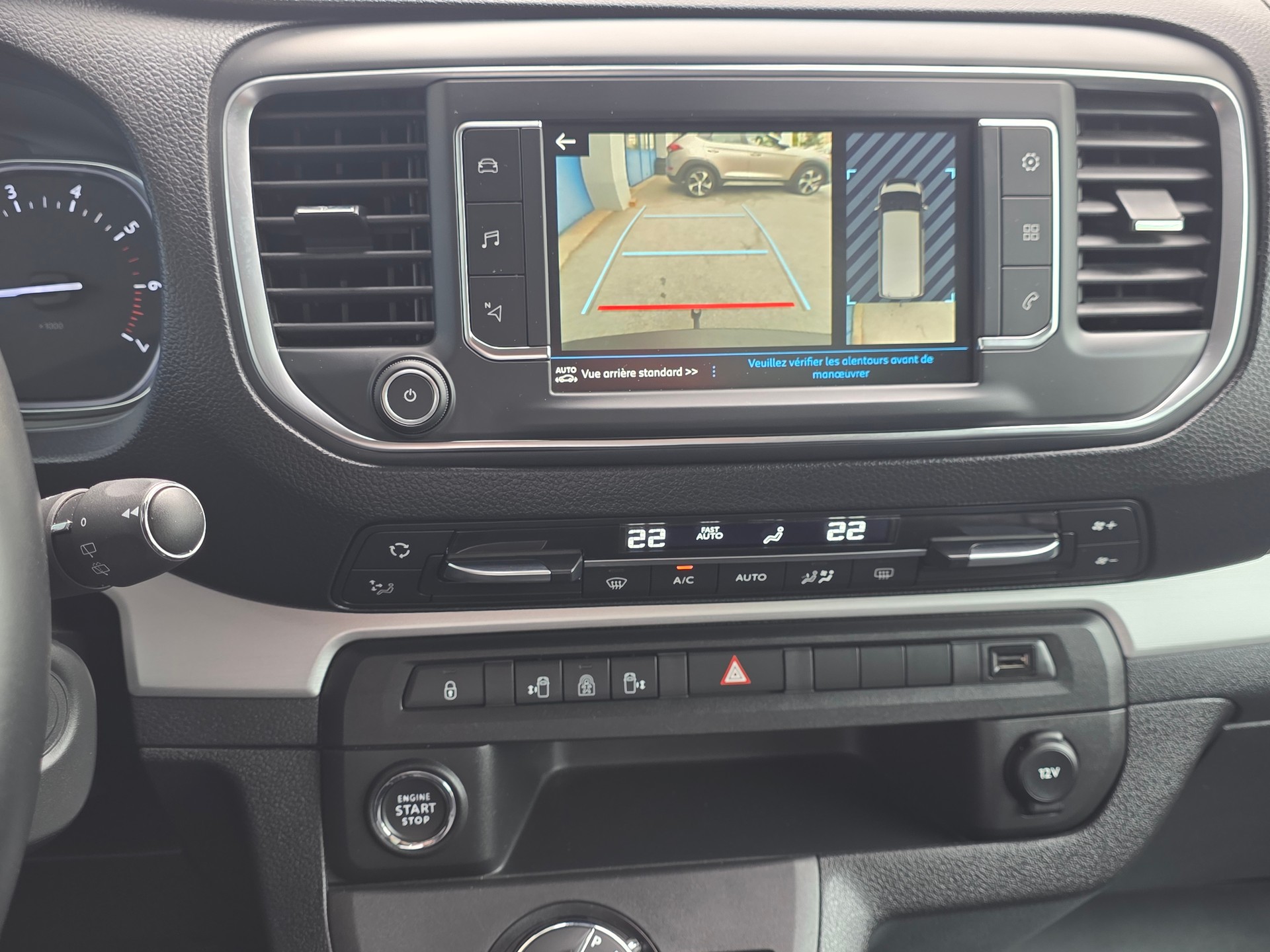 PEUGEOT Traveller 2.0 BlueHDi Business VIP Standard EAT-image-17