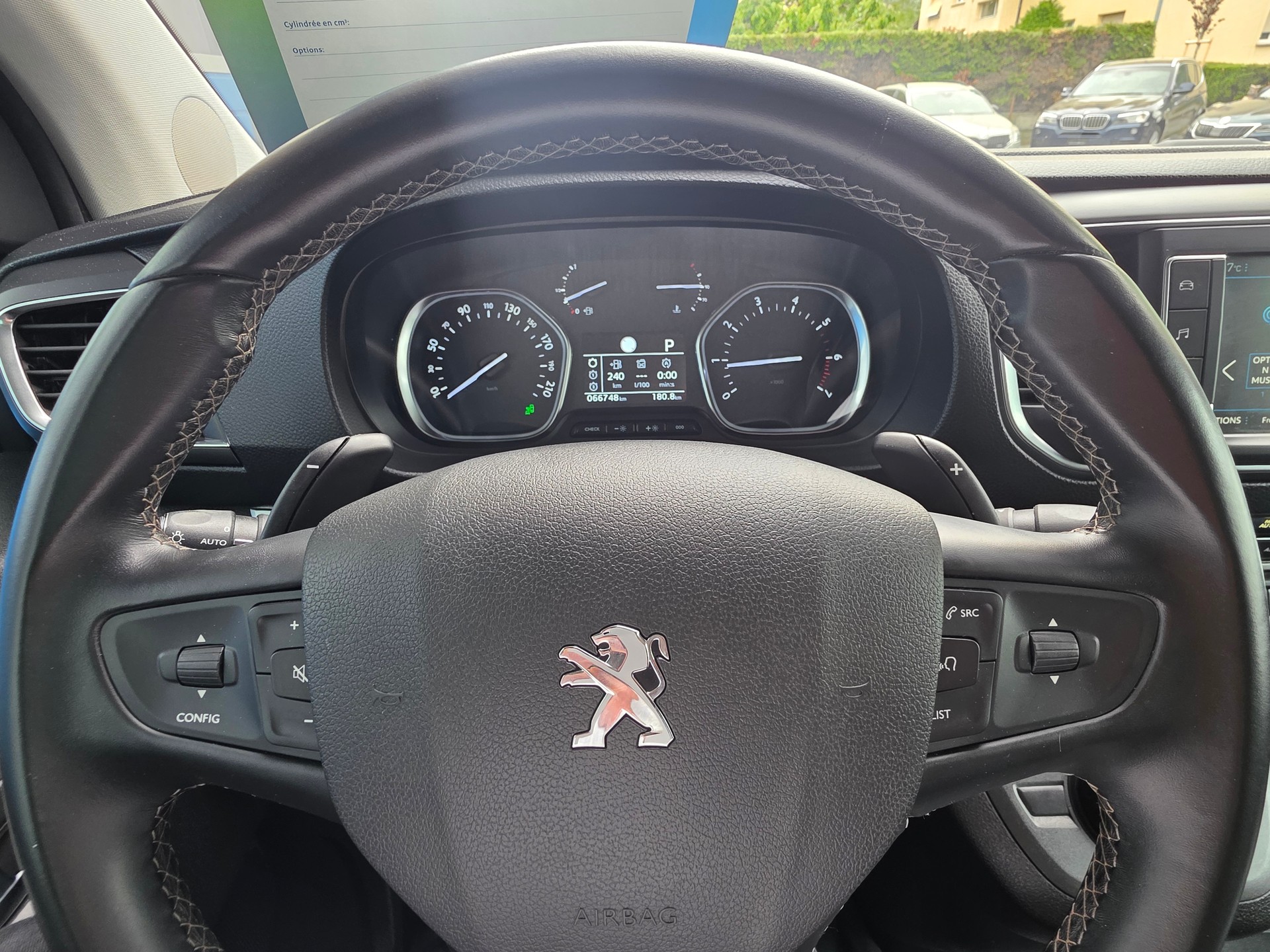PEUGEOT Traveller 2.0 BlueHDi Business VIP Standard EAT-image-15