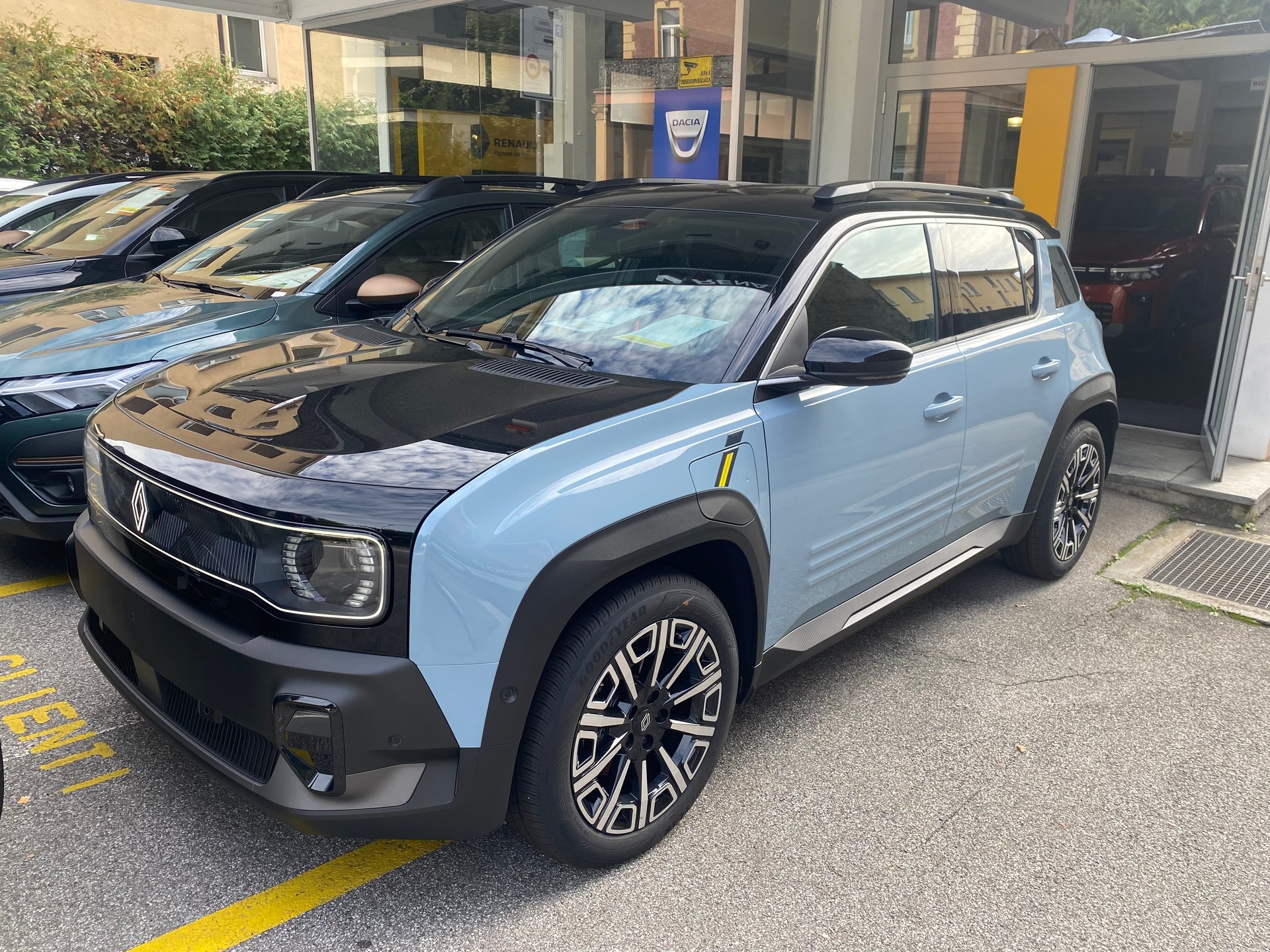 RENAULT R4 E-Tech Comfort Range 52 kWh Iconic