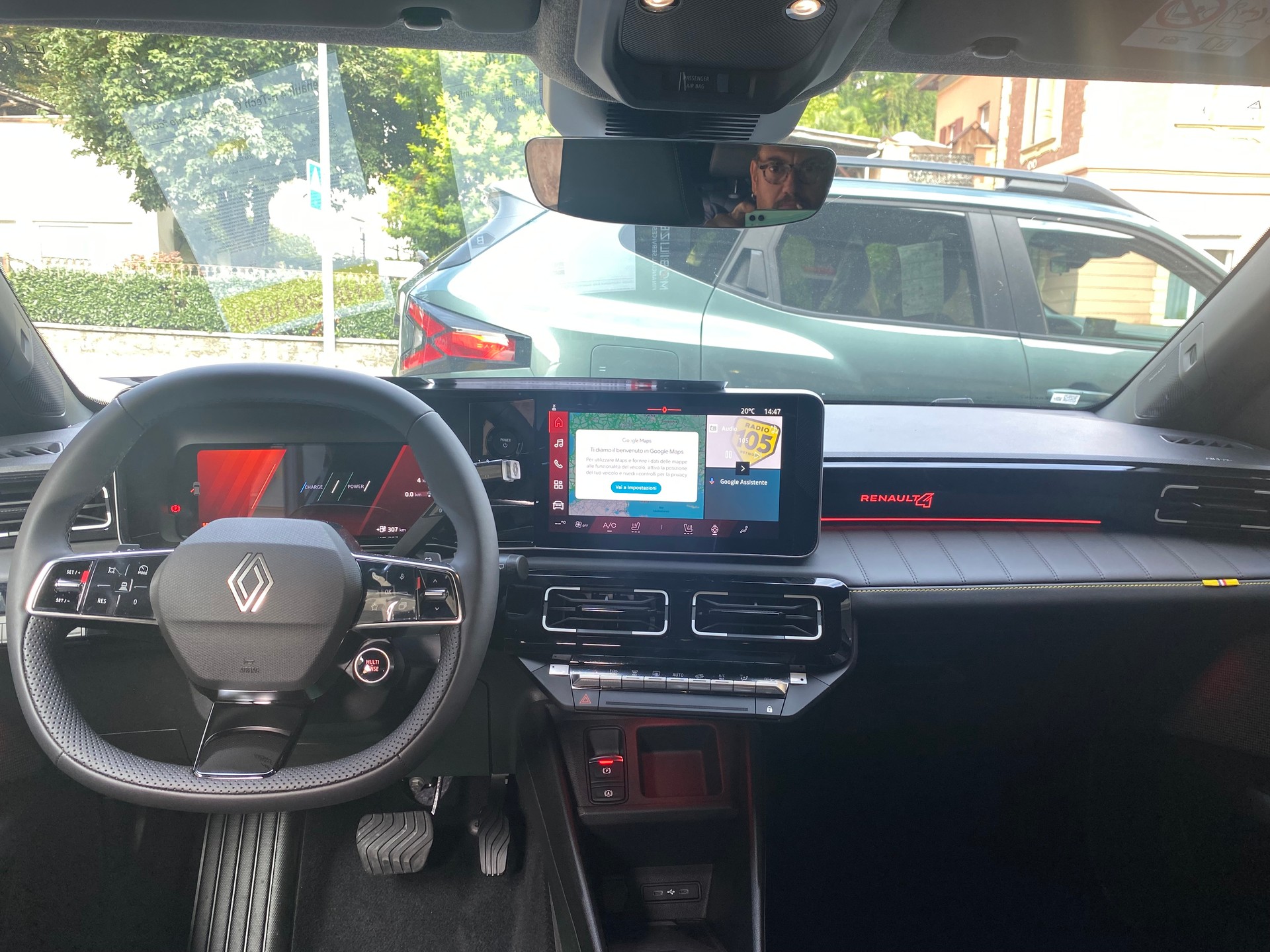 RENAULT R4 E-Tech Comfort Range 52 kWh Iconic-image-7