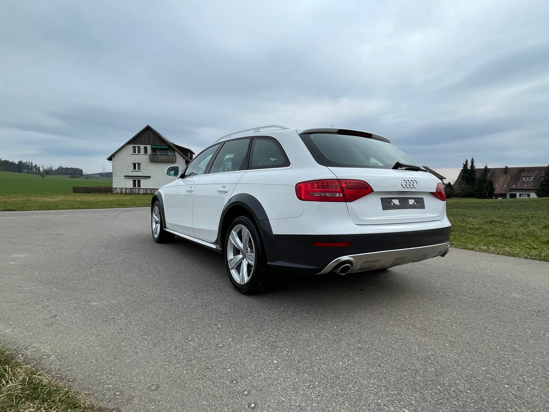 AUDI A4 ALLROAD-image-3