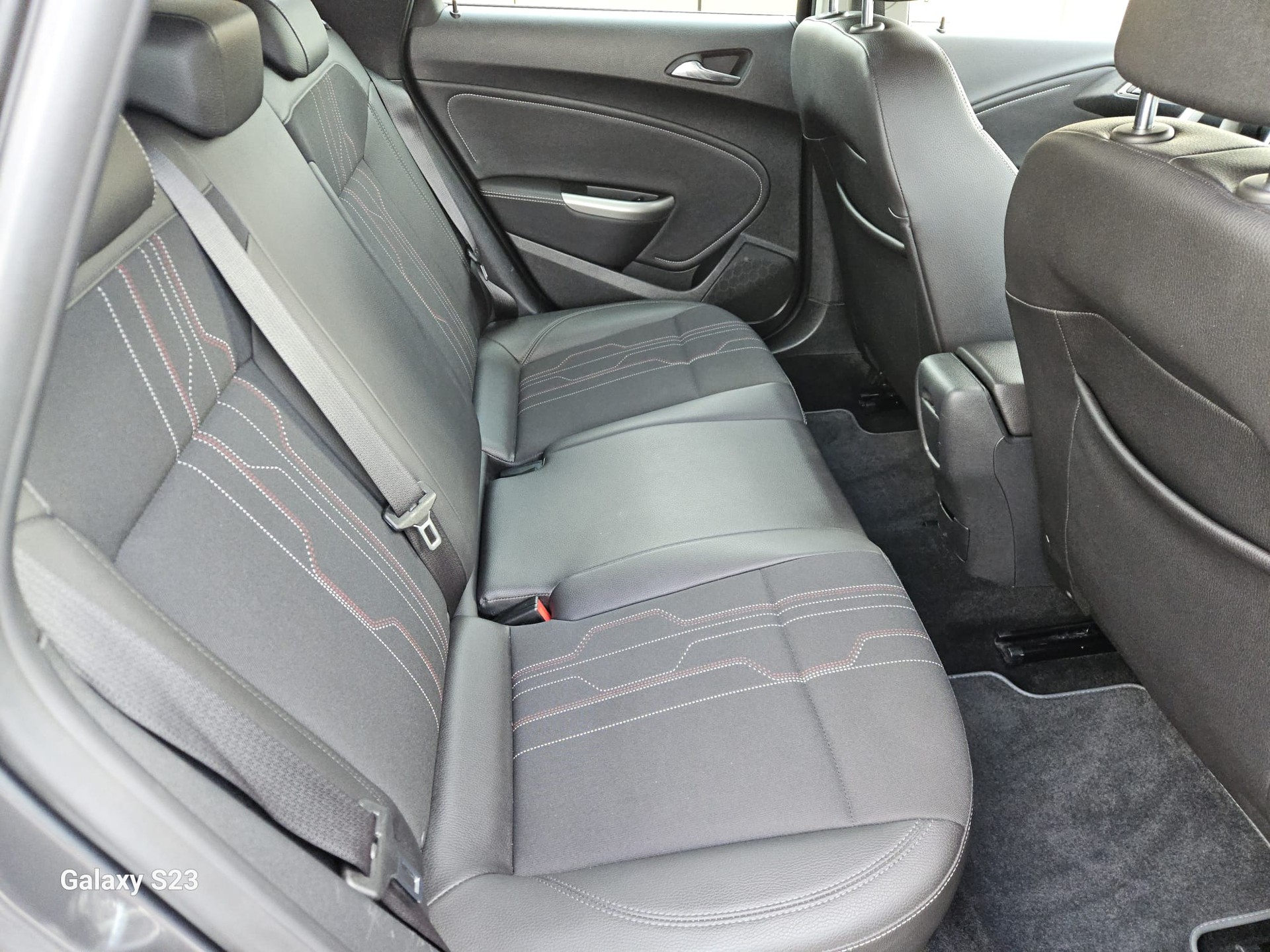 OPEL Astra 1.4i-image-8