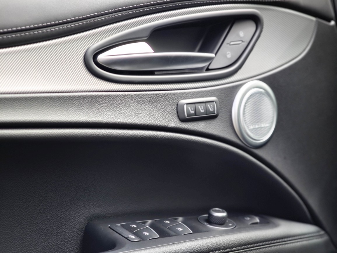 ALFA ROMEO Stelvio 2.0 Q4 280 Veloce Pack Tow Hook-image-7