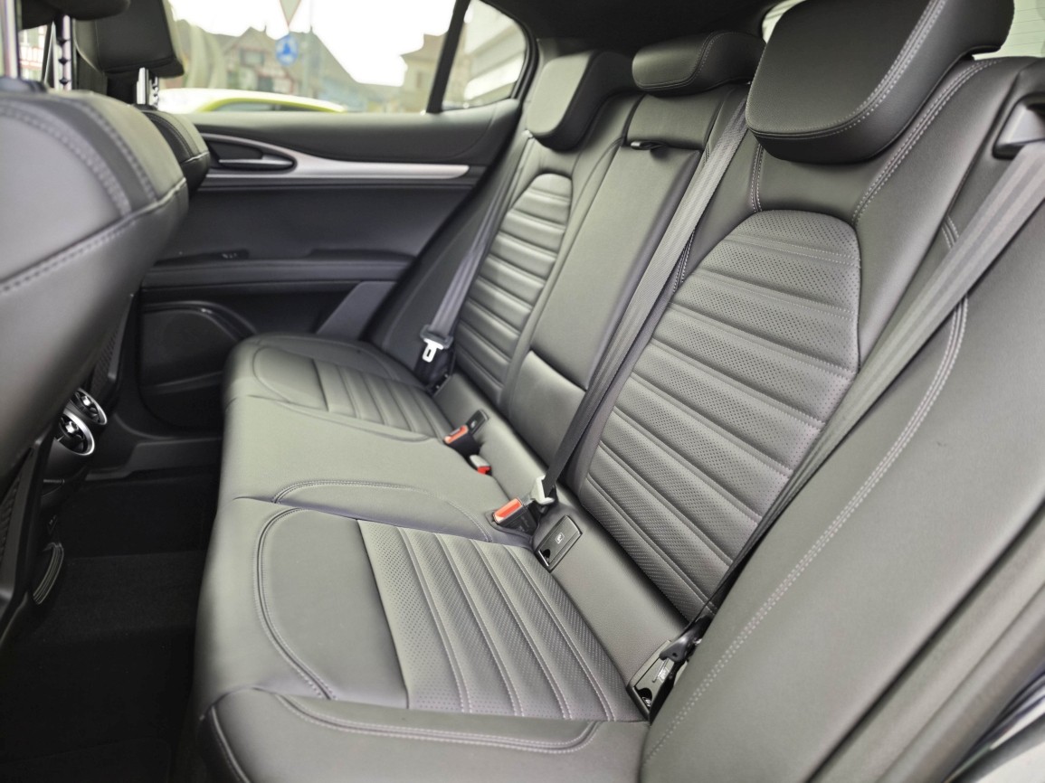 ALFA ROMEO Stelvio 2.0 Q4 280 Veloce Pack Tow Hook-image-6