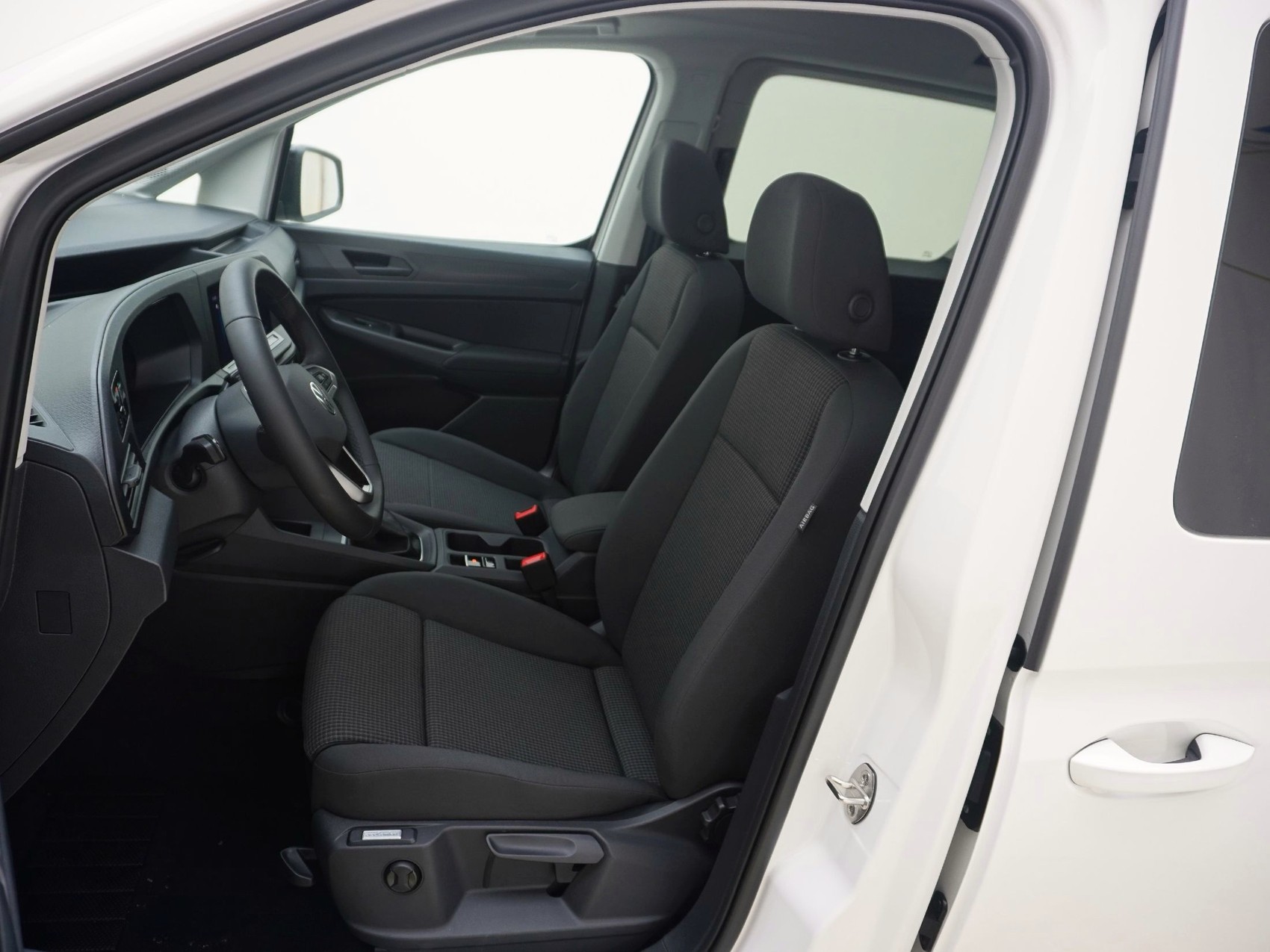 VW Caddy Maxi Outdoor 2.0 TDI 4Motion-image-12