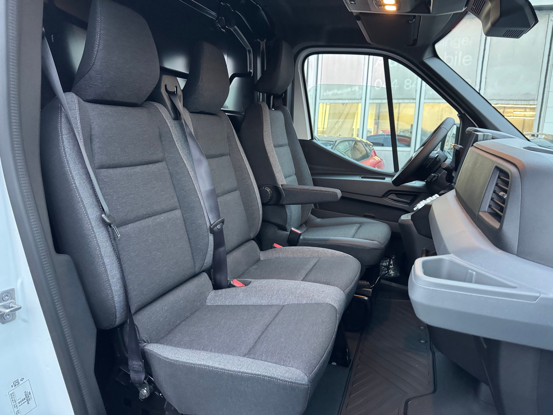 RENAULT Master Kastenwagen Advance KW Frontantrieb L2H2 3.5T 2.0 Blue dCi 150 EAG9-image-9
