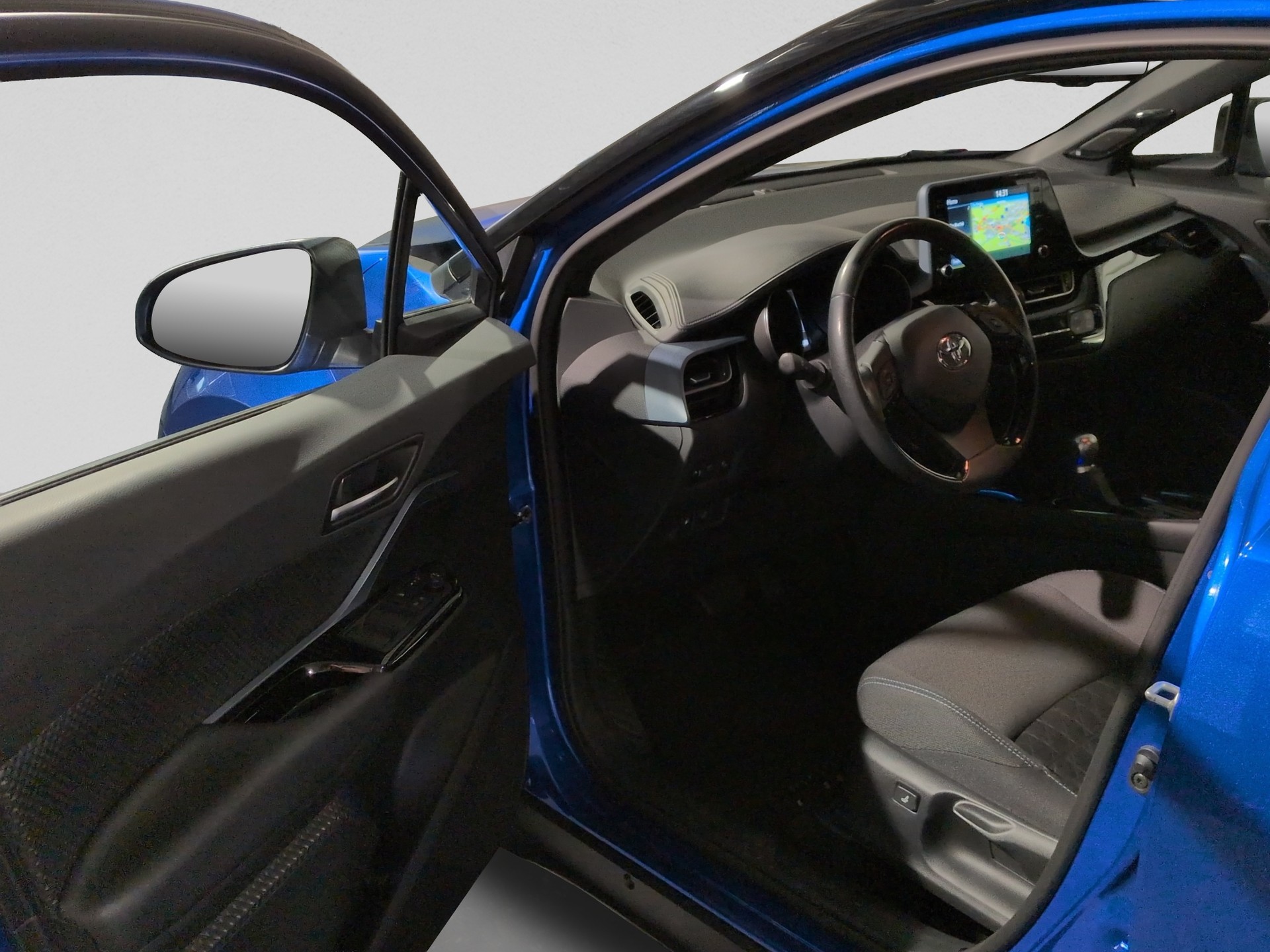 TOYOTA C-HR 1.8 HSD CVT Trend-image-21