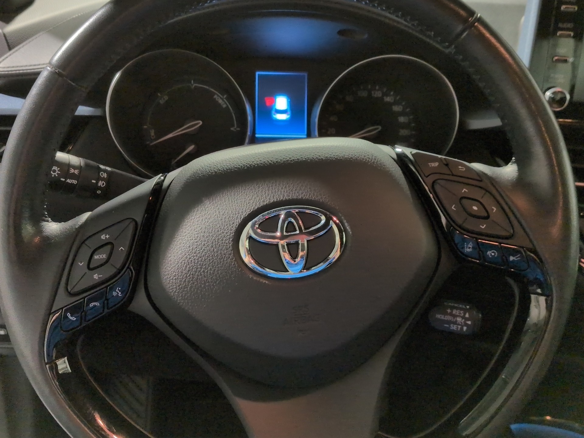 TOYOTA C-HR 1.8 HSD CVT Trend-image-9
