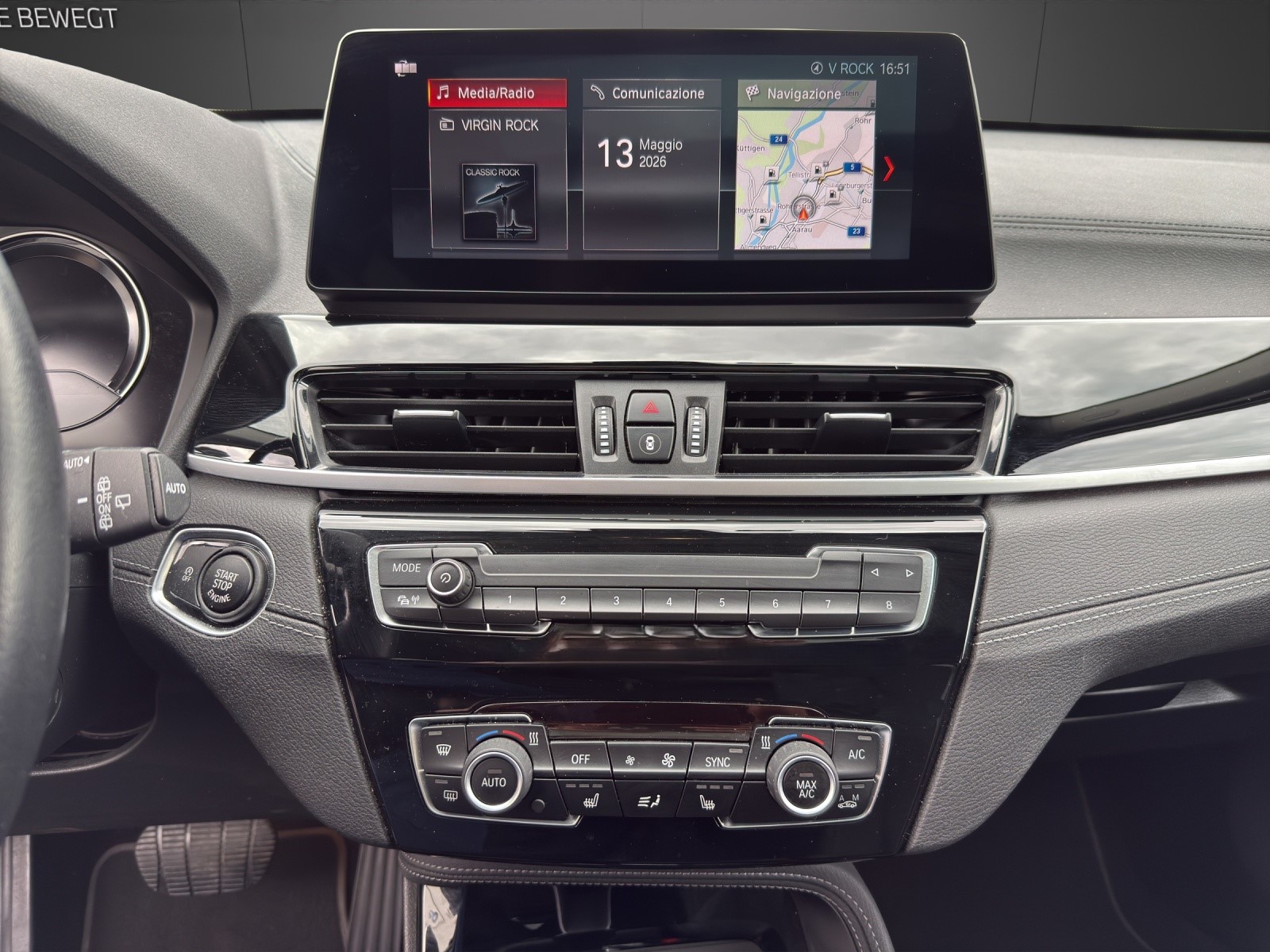 BMW X1 xDrive 18d Sport Line-image-17