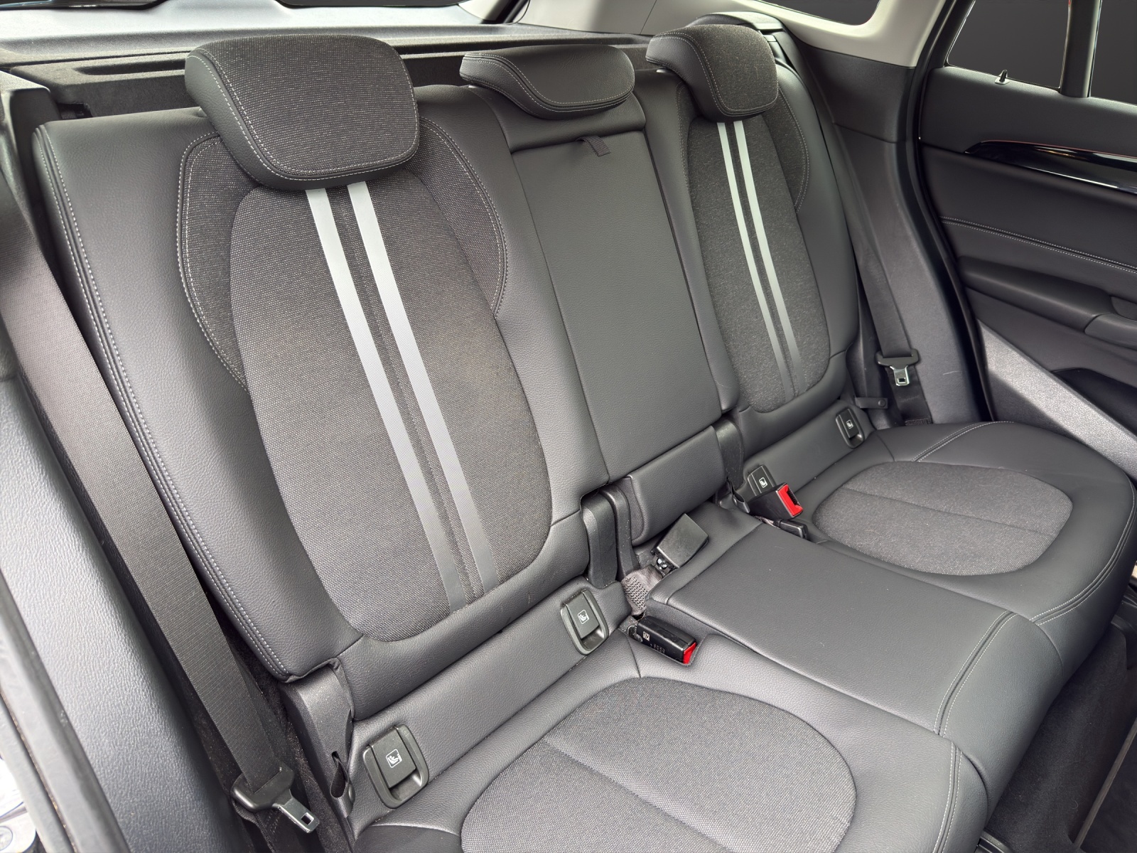 BMW X1 xDrive 18d Sport Line-image-18