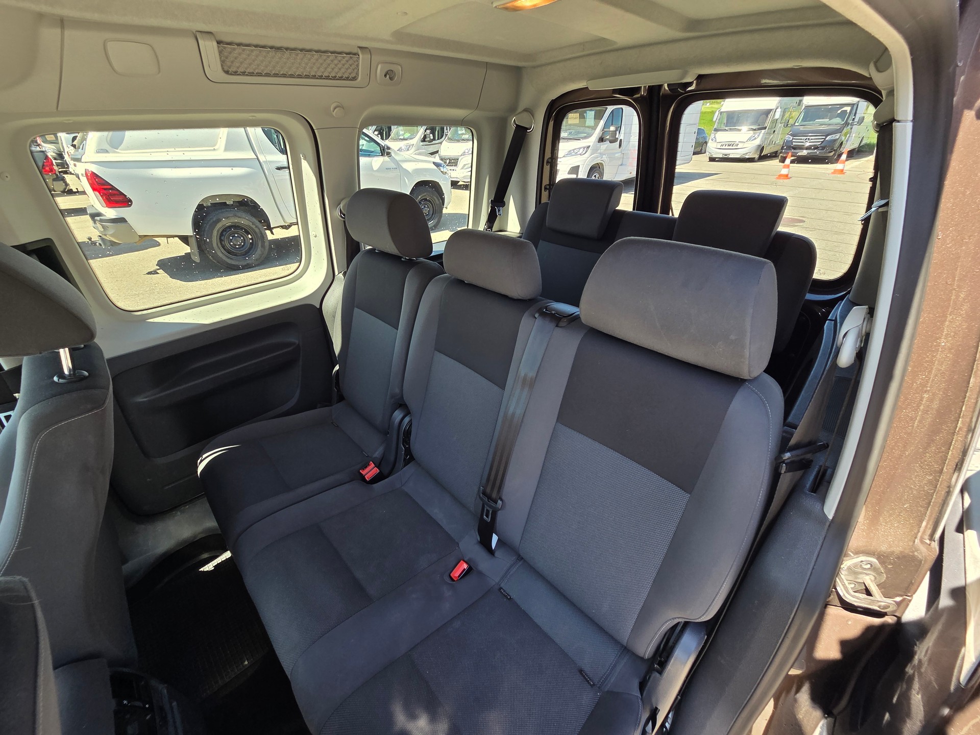 VW Caddy Maxi 1.6 TDI - 7 Sitze-image-6