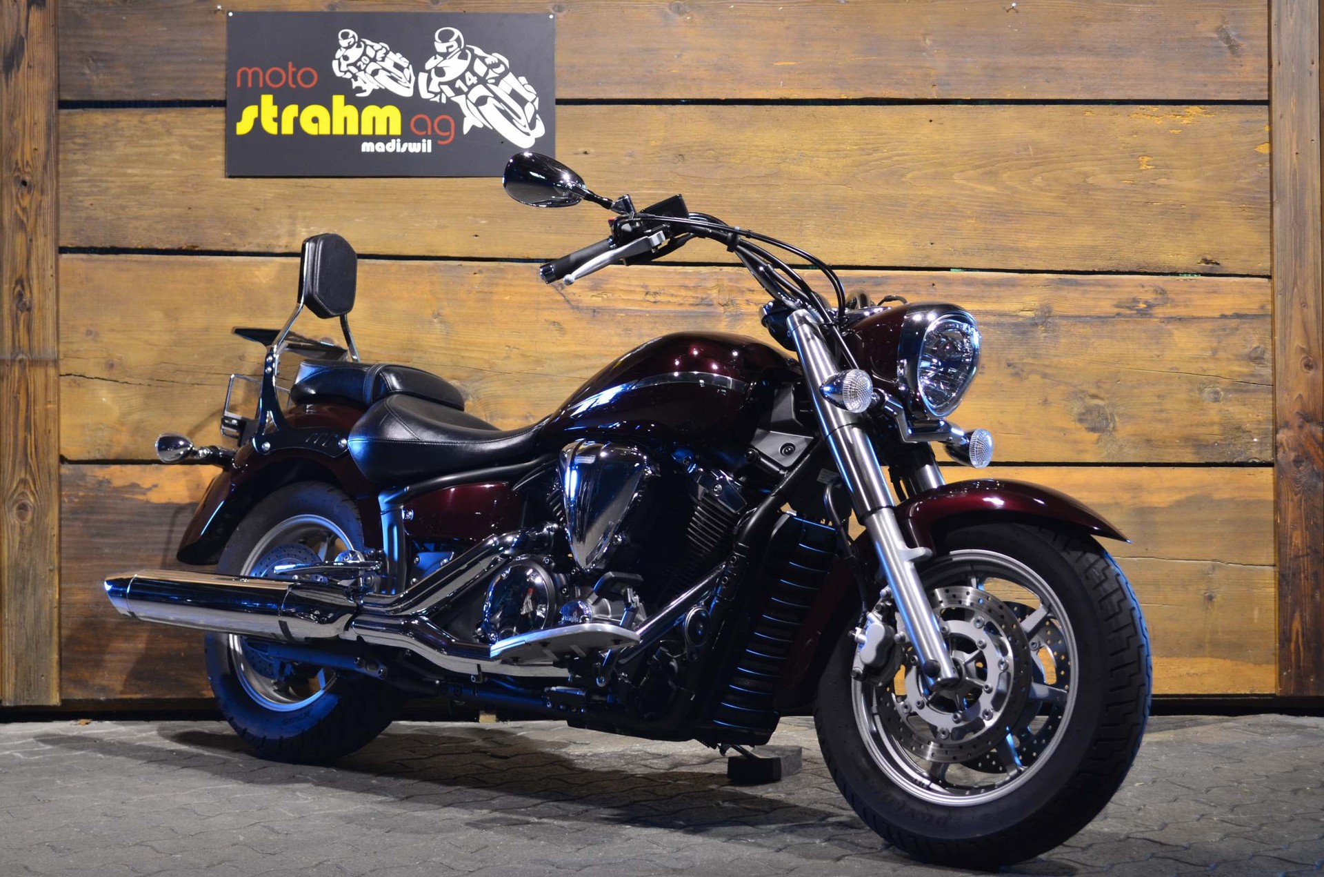 YAMAHA XVS 1300 A Midnight Star
