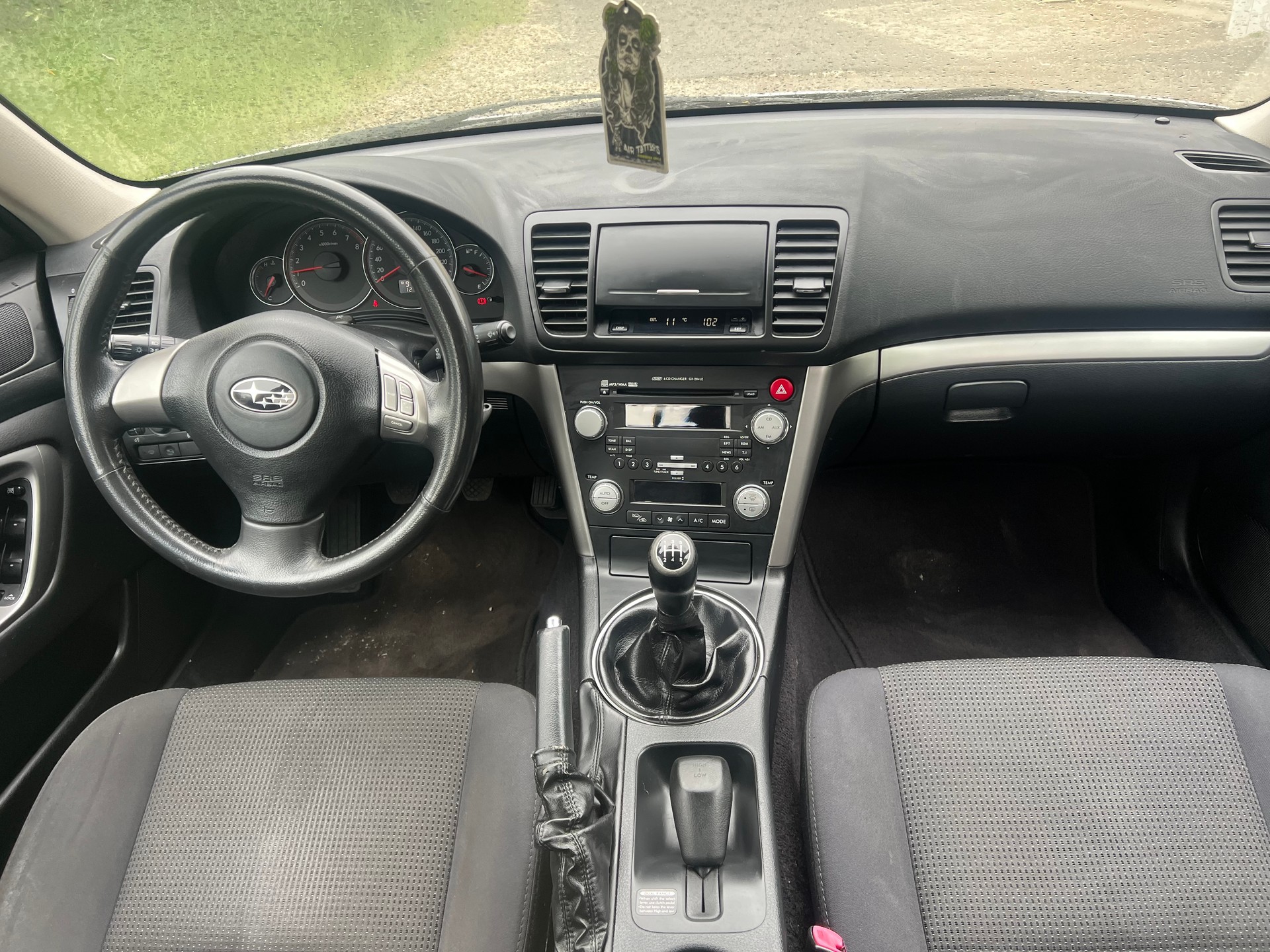 SUBARU Legacy 2.0R AWD Swiss-image-7