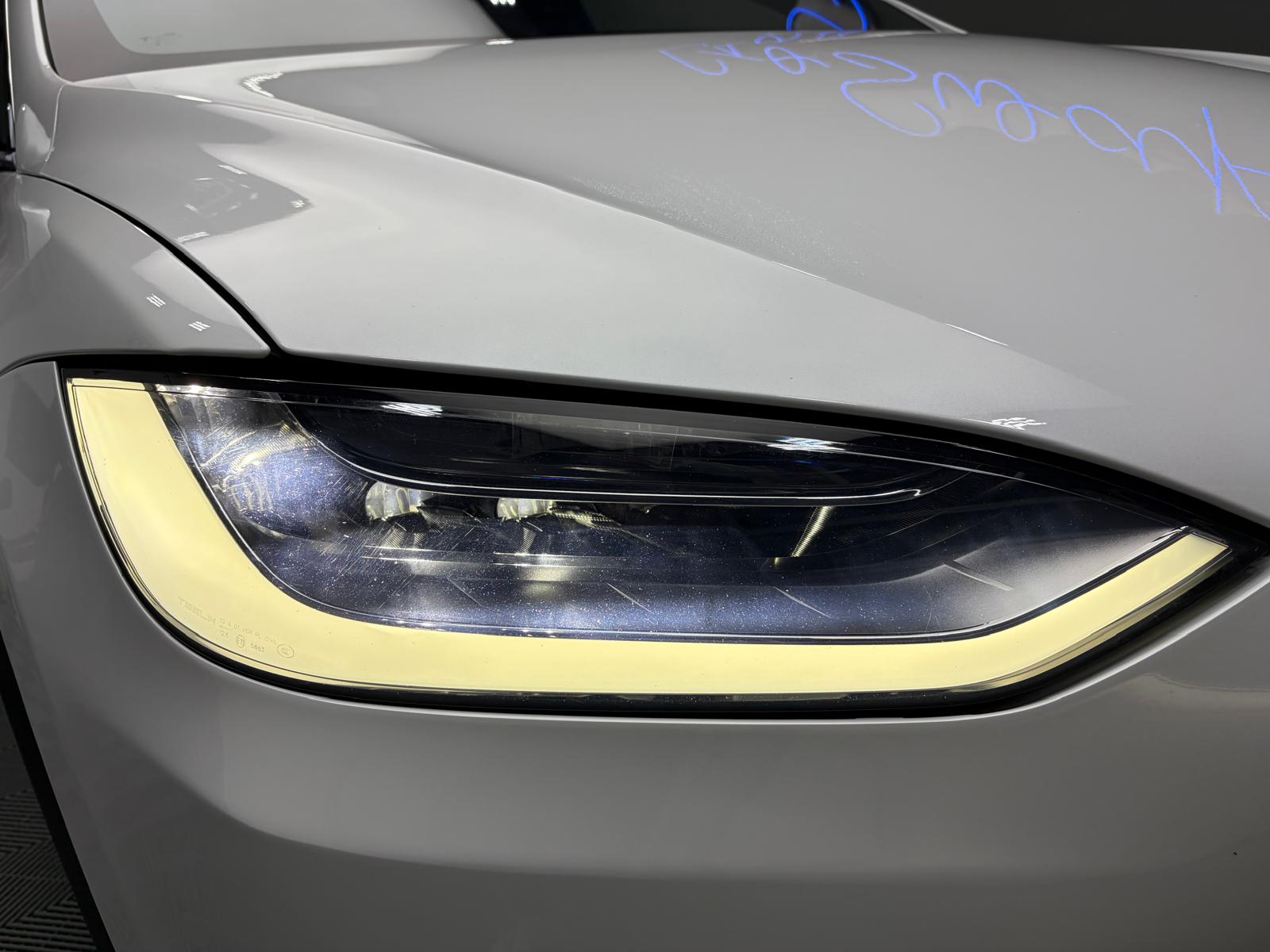 TESLA Model X 100 D Performance-showroom-element-2