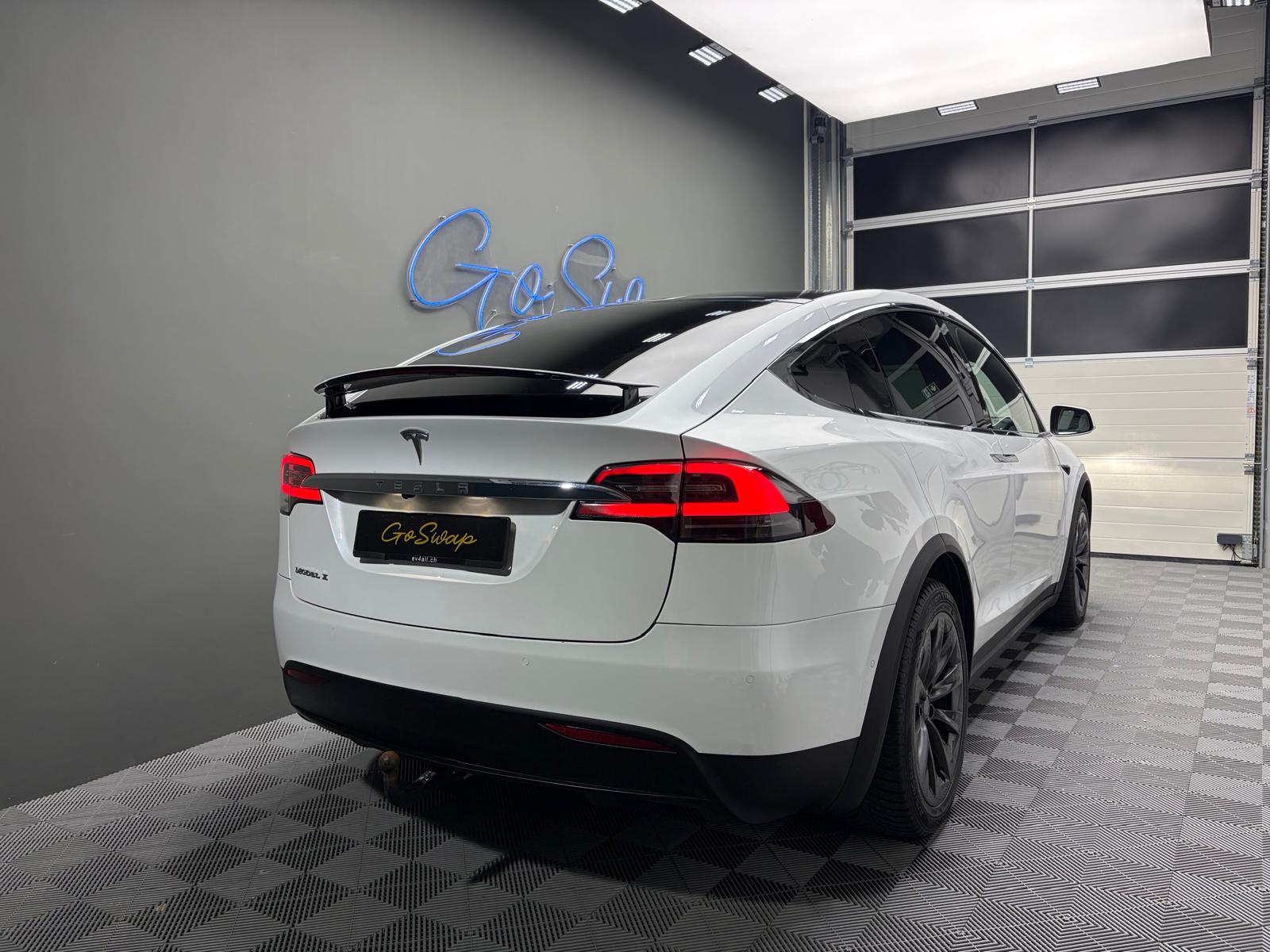 TESLA Model X 100 D Performance-showroom-element-3