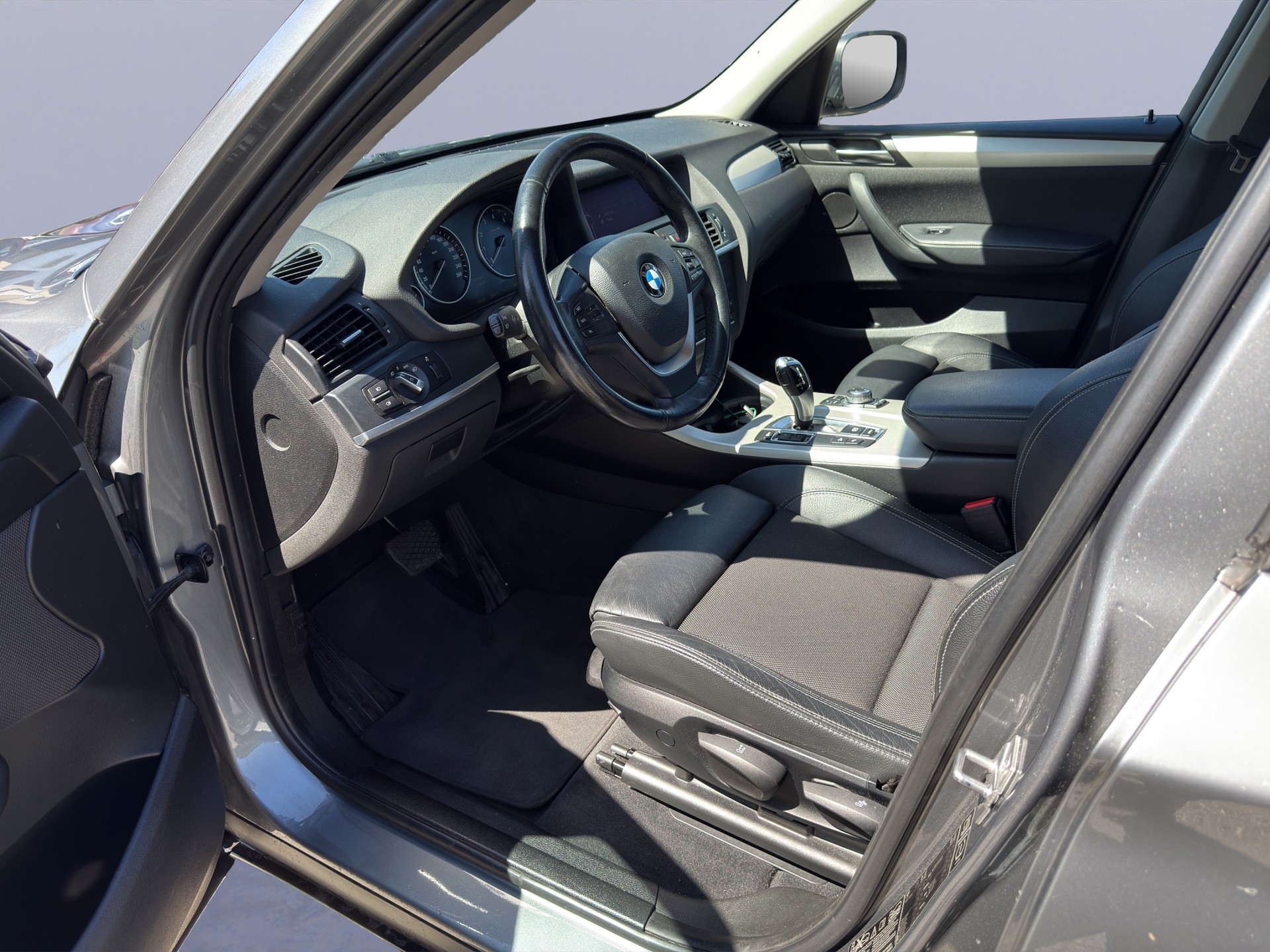 BMW X3 xDrive 20i Steptronic-image-12