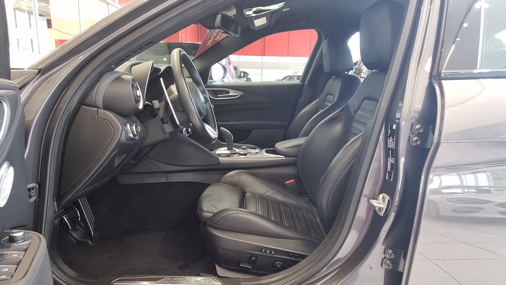 ALFA ROMEO Giulia 2.0 Veloce-image-12