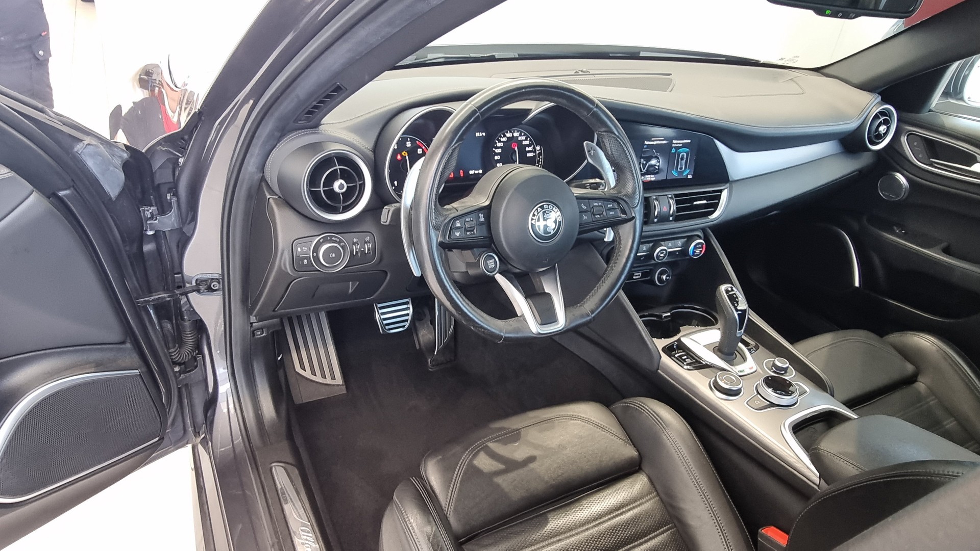 ALFA ROMEO Giulia 2.0 Veloce-image-13