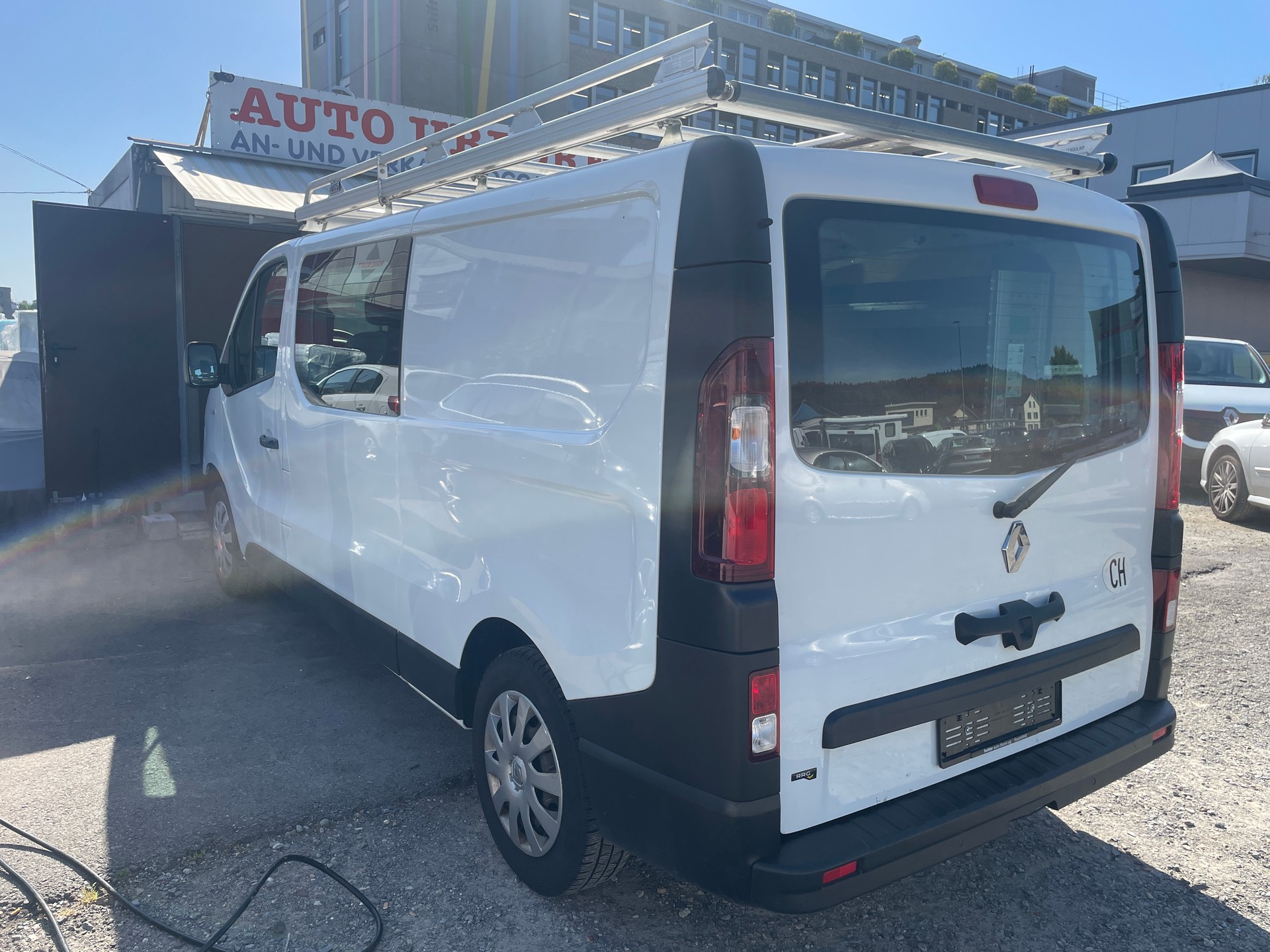 RENAULT Trafic 2.0 Energy dCi 120 3.0t Business L2H1-image-6
